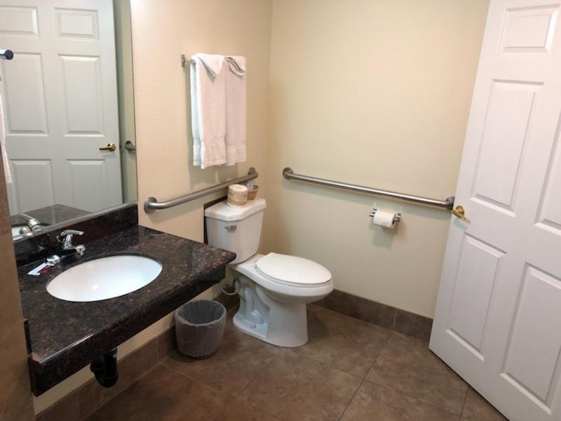 Single Room - Disability Access photo 3