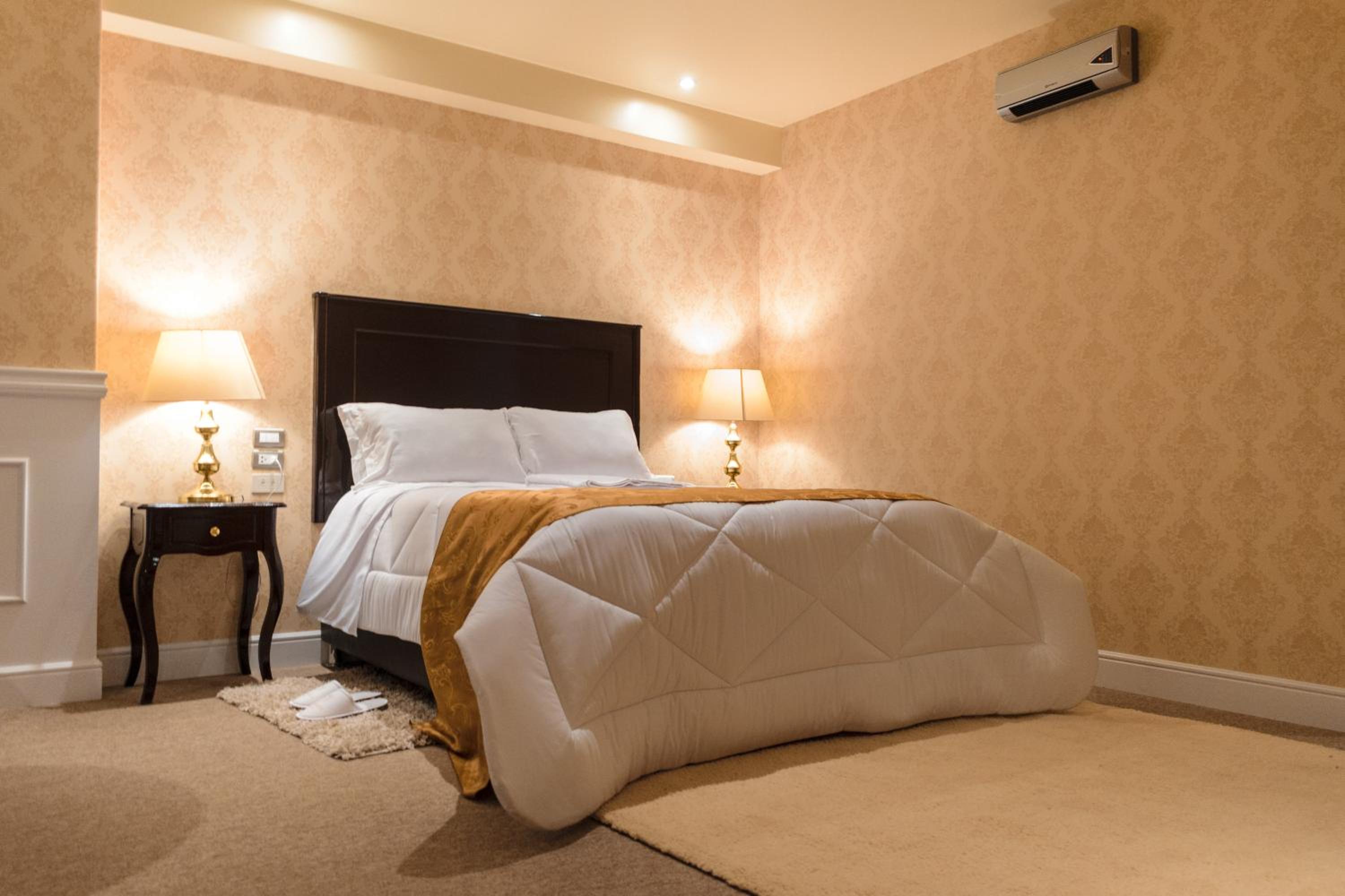 Superior Suite with City View