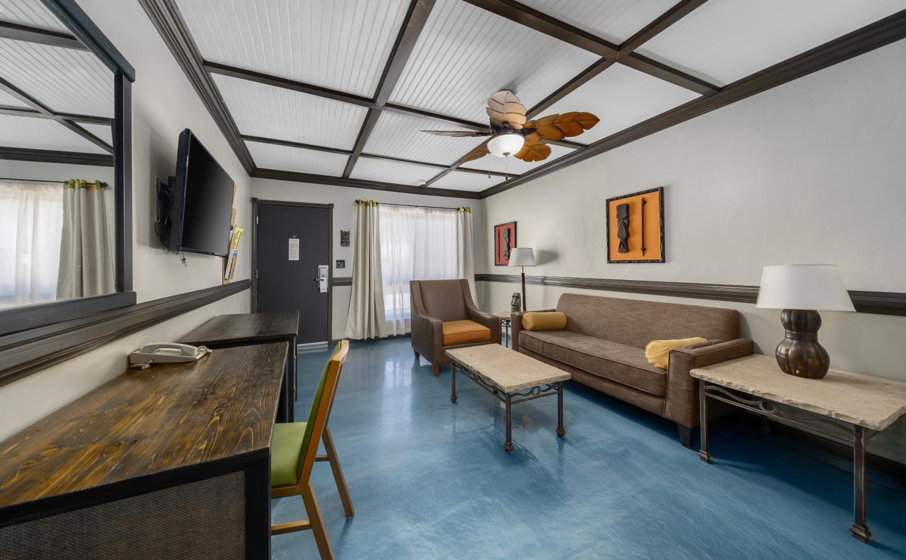 King Suite - Photo 2