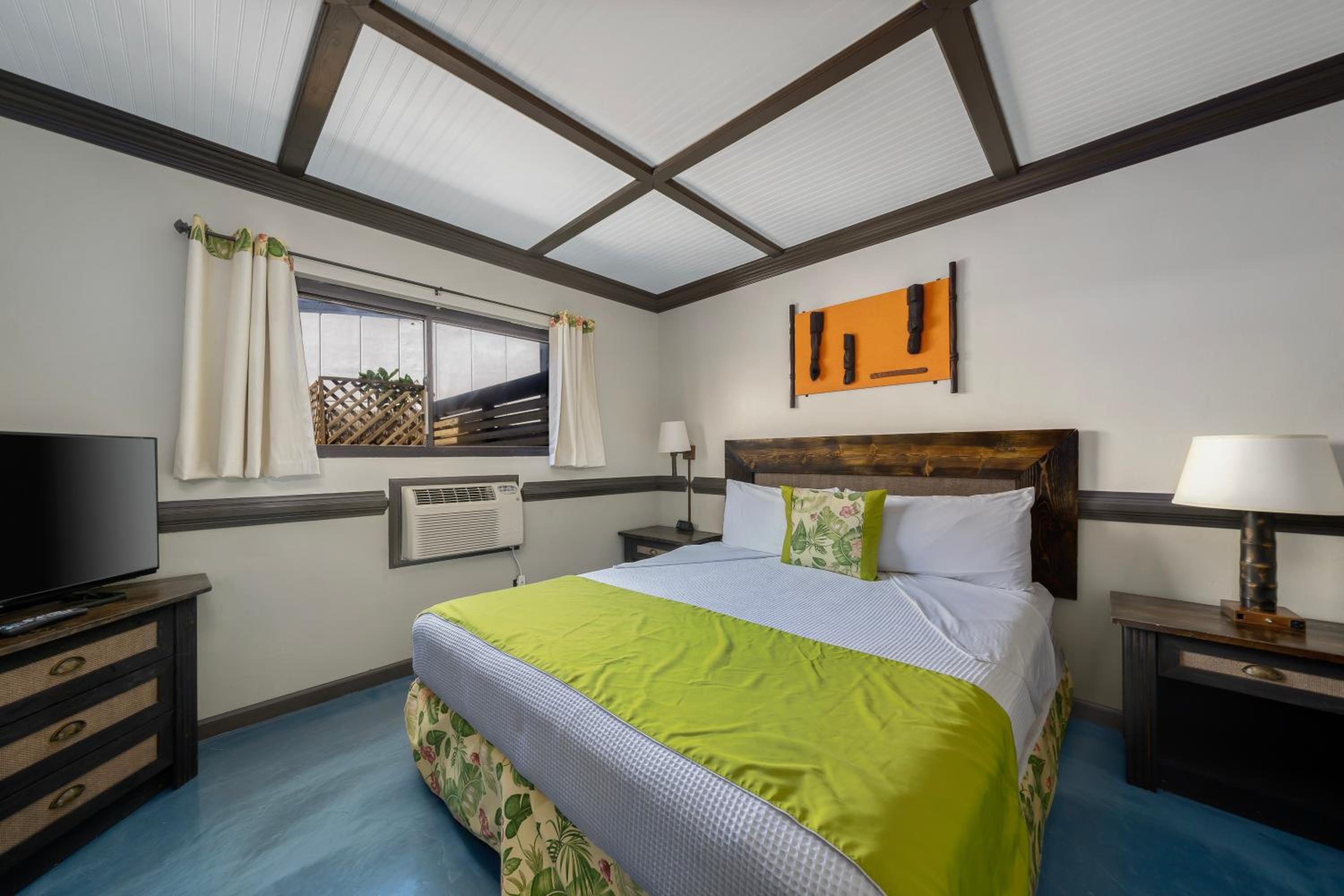 King Suite - Photo 3