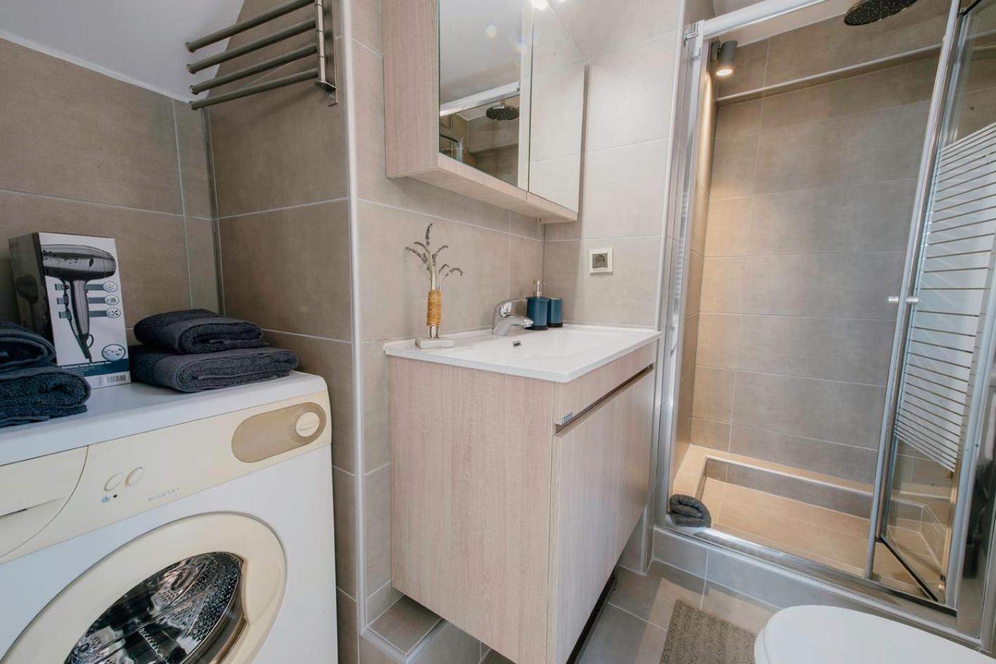 One-Bedroom Apartment - Photo 46