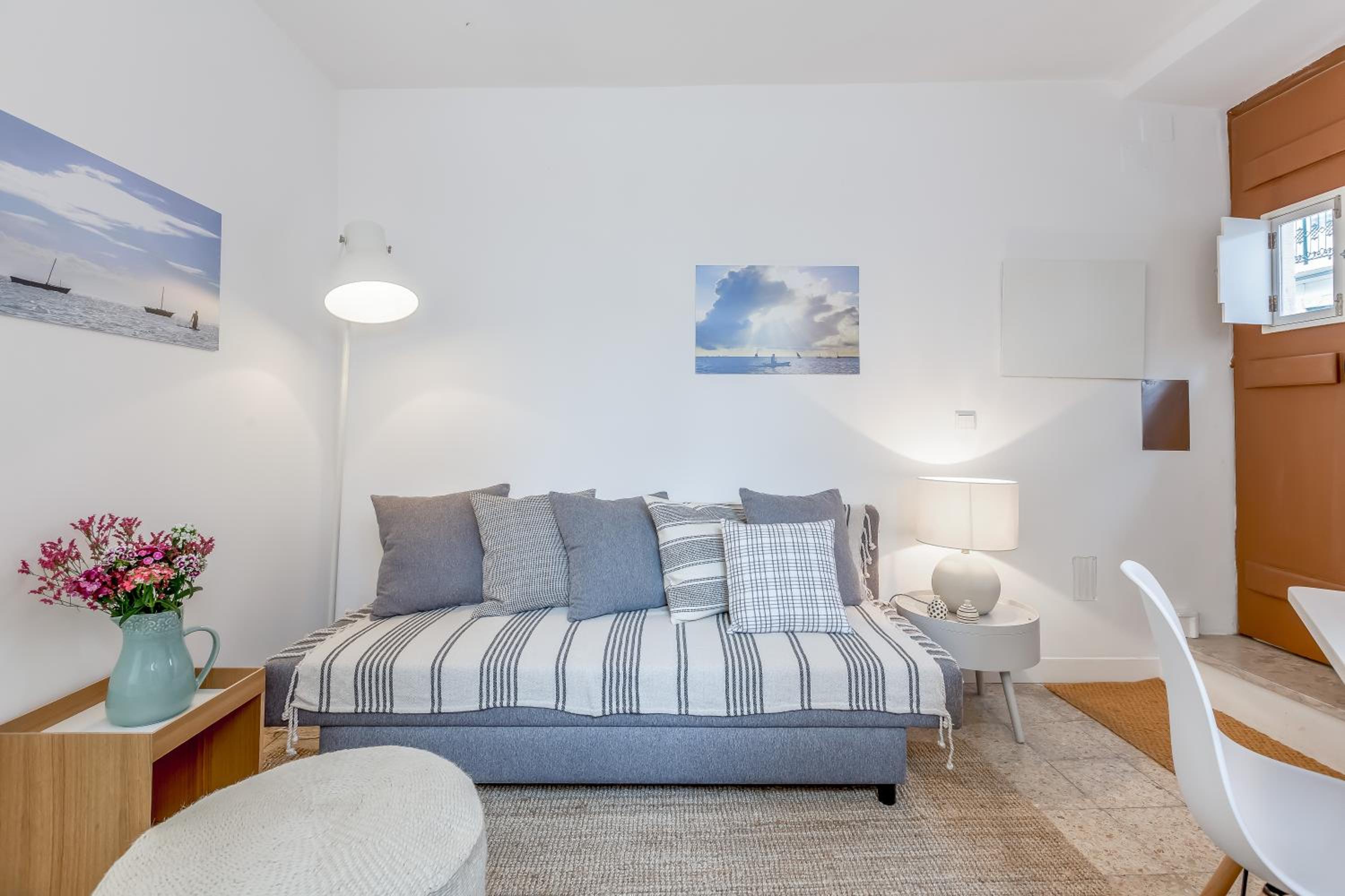 One-Bedroom Apartment - Photo 14