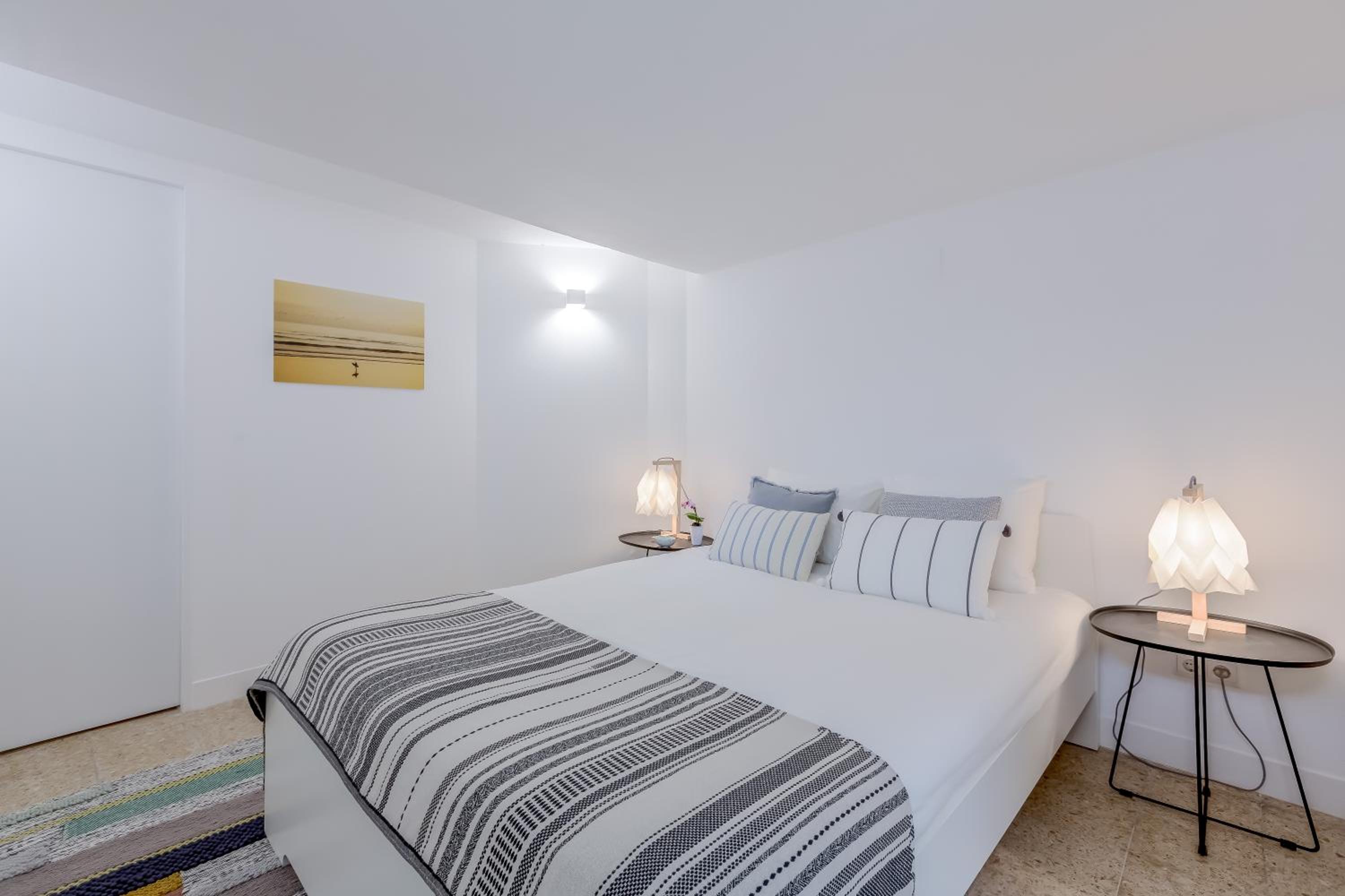 One-Bedroom Apartment - Photo 28