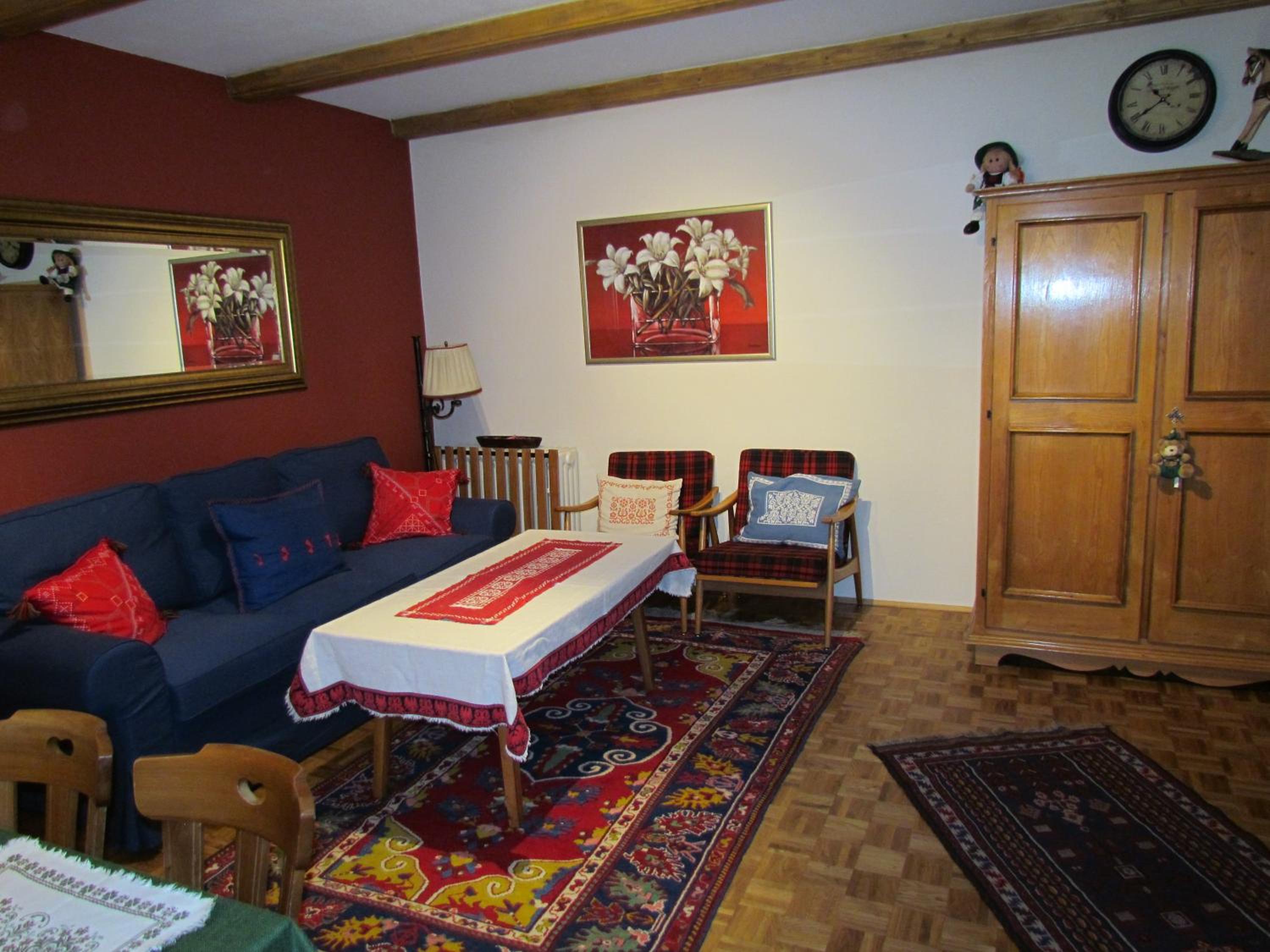 One-Bedroom Apartment photo 1