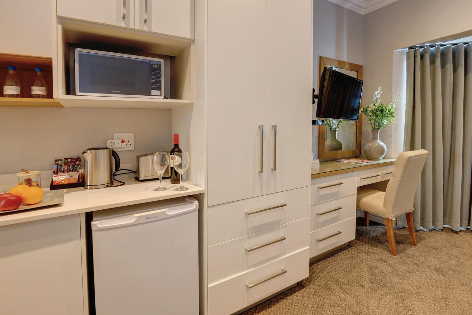 Double or Twin Room - Photo 3