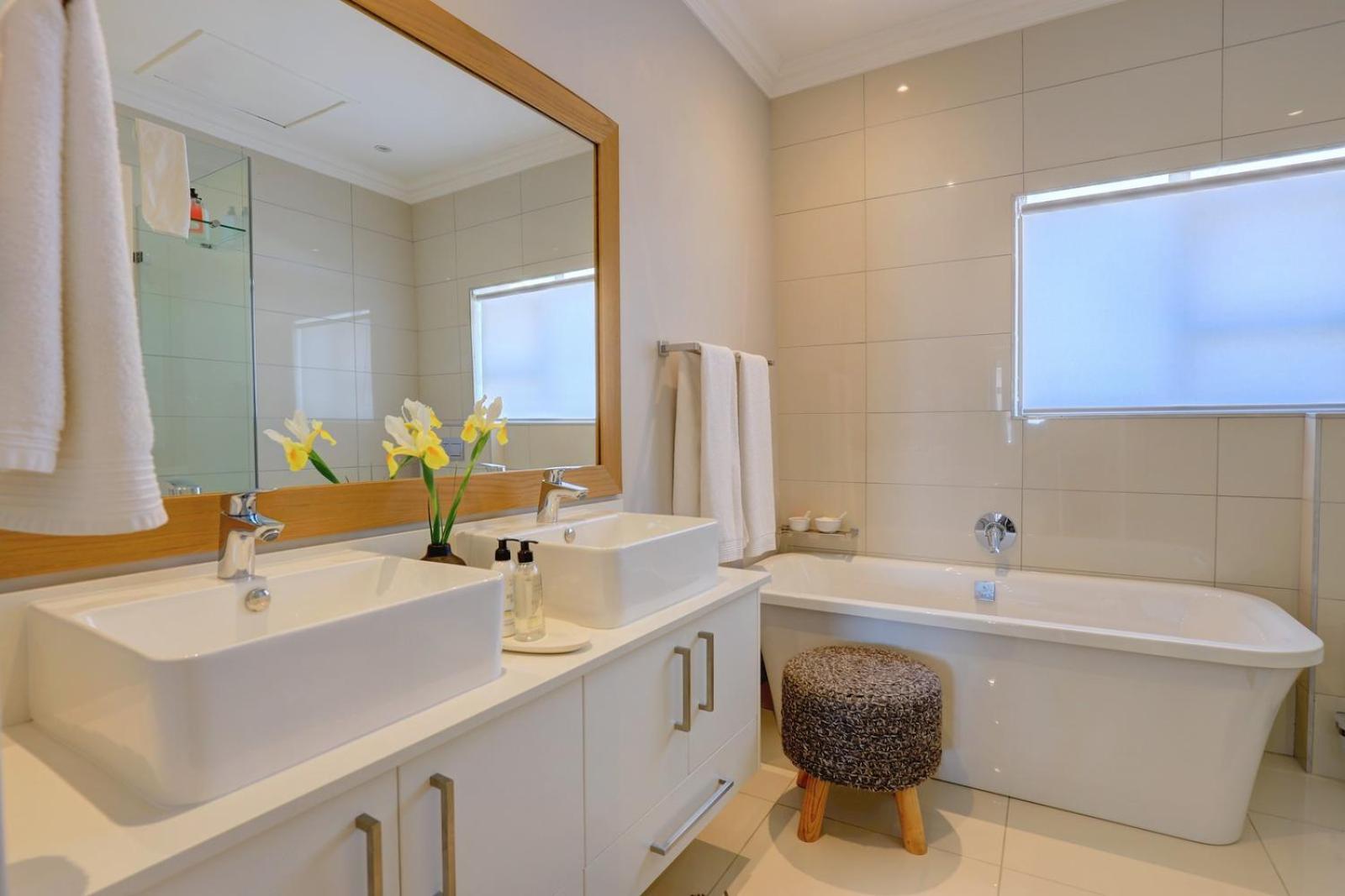 Double or Twin Room - Photo 6