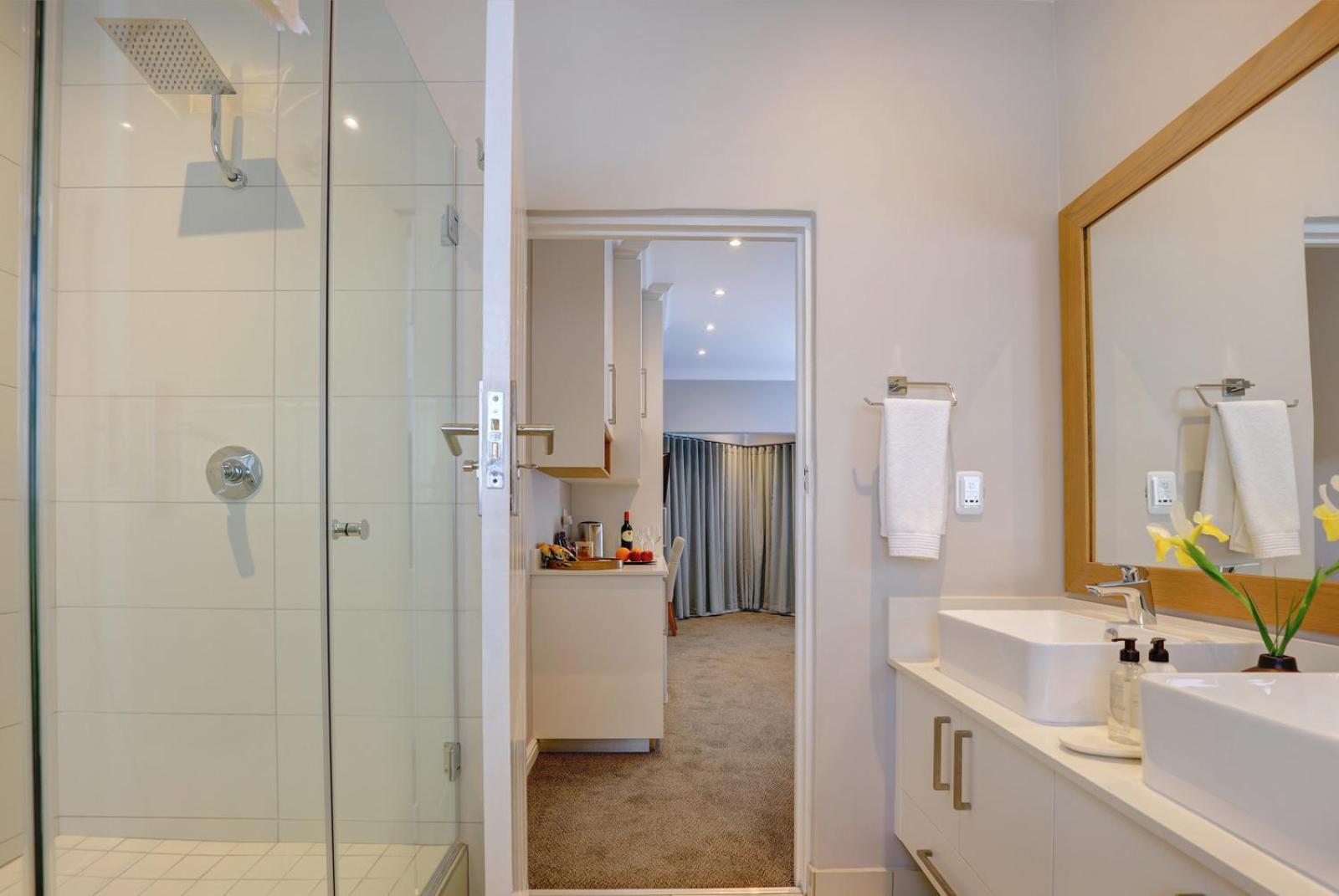 Double or Twin Room - Photo 5