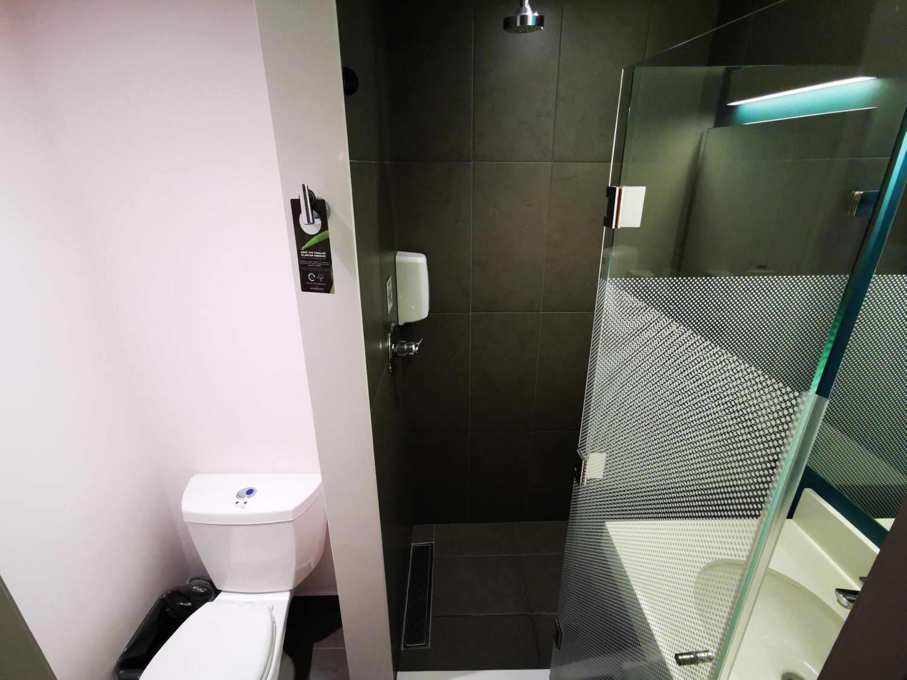 Standard Double Room - Photo 5