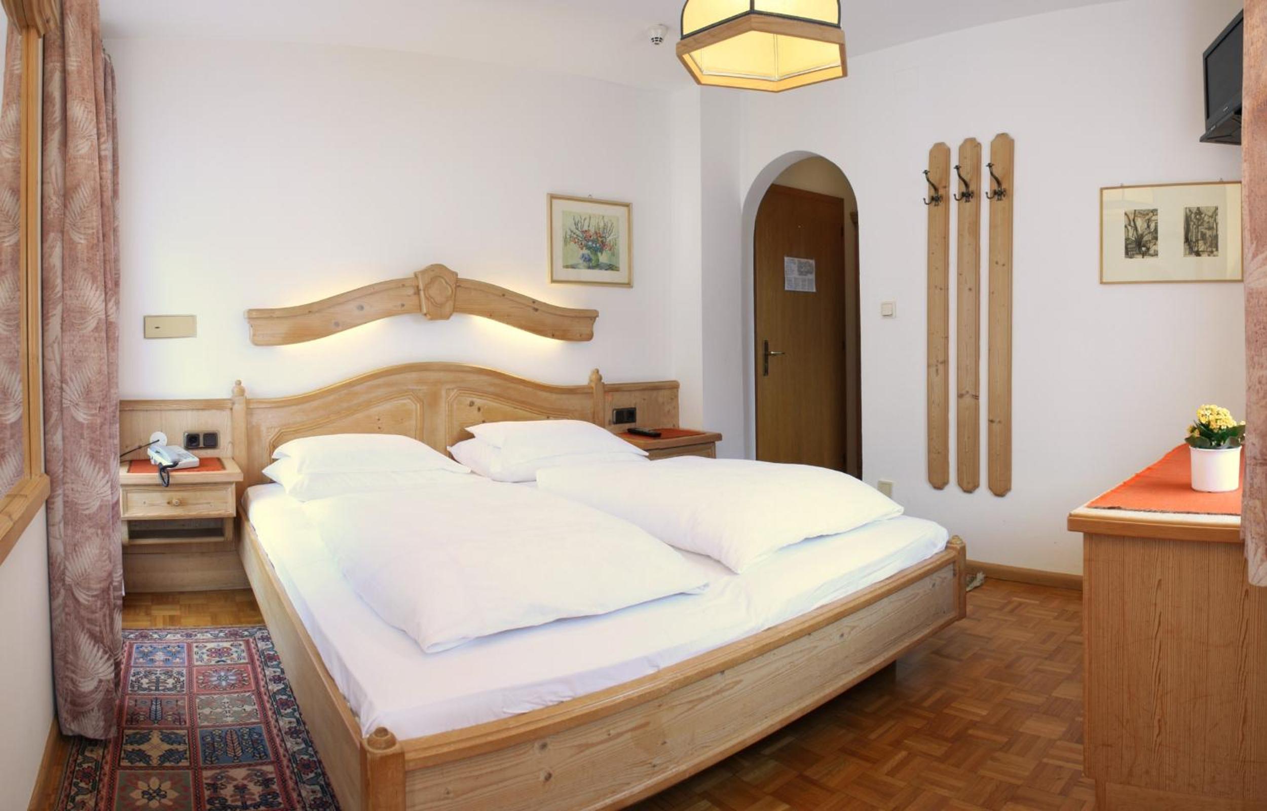 Standard Double or Twin Room photo 3