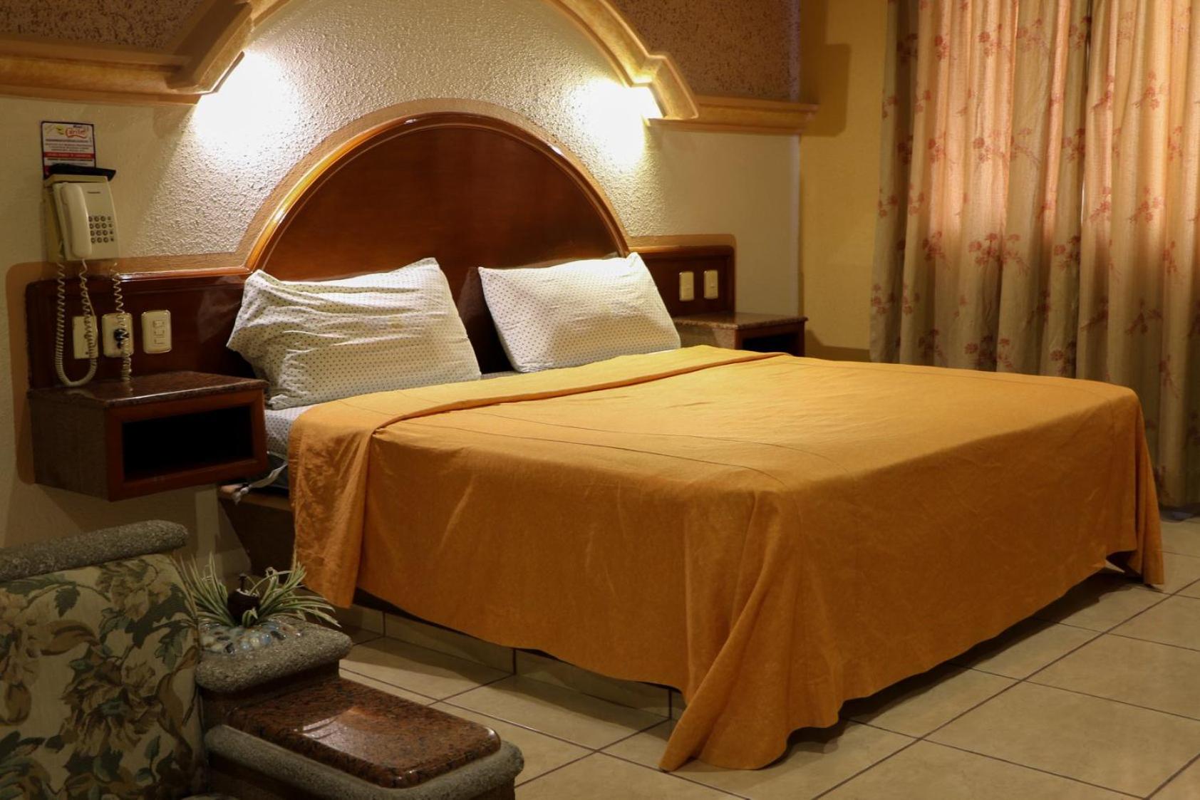 Standard King Room - Photo 1