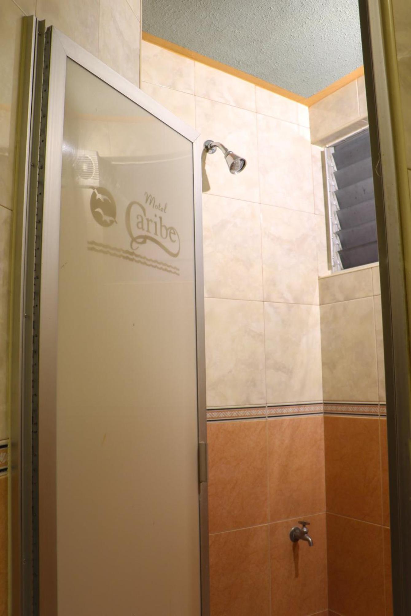 Standard King Room - Photo 2