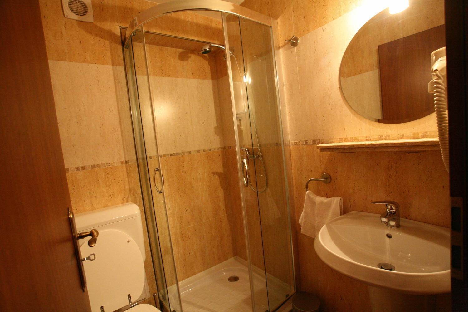 Double Queen Room - Photo 6