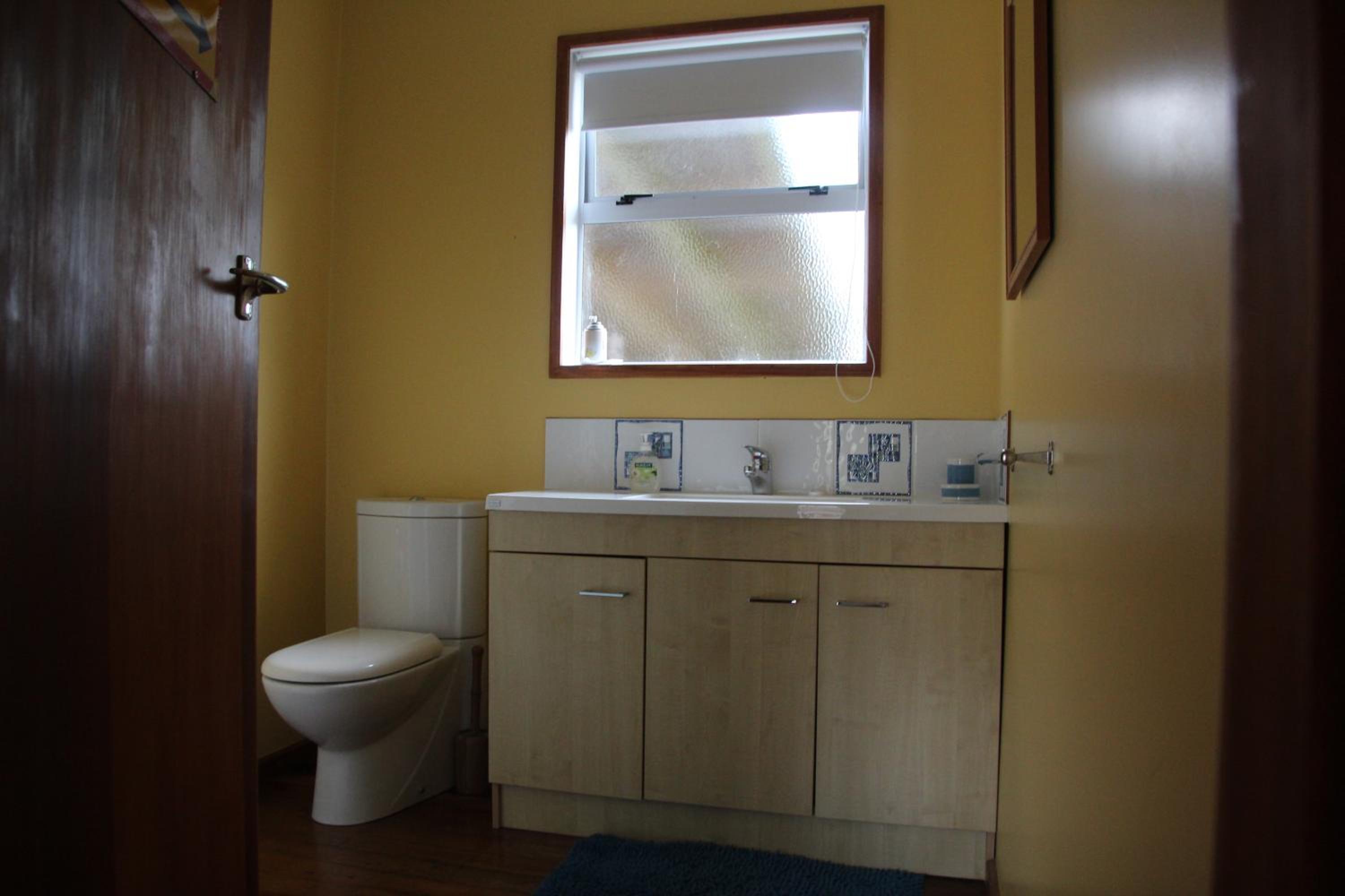 Two-Bedroom House - Photo 4