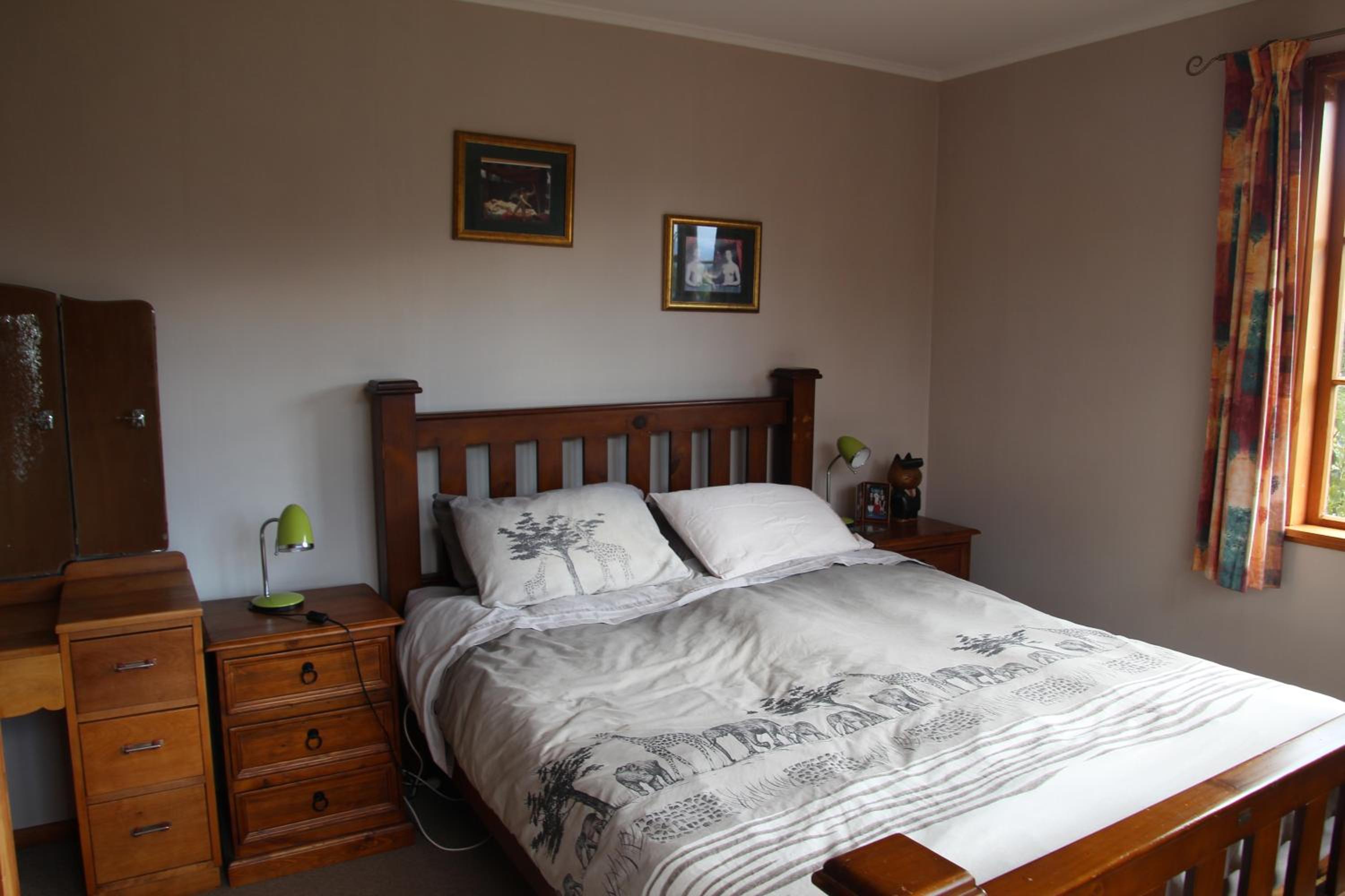 Two-Bedroom House - Photo 5