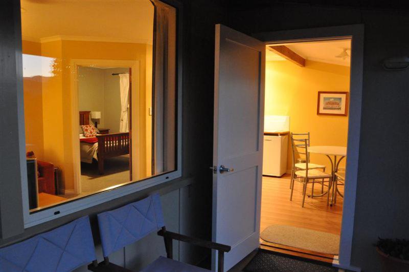 Superior One-Bedroom Cottage photo 3