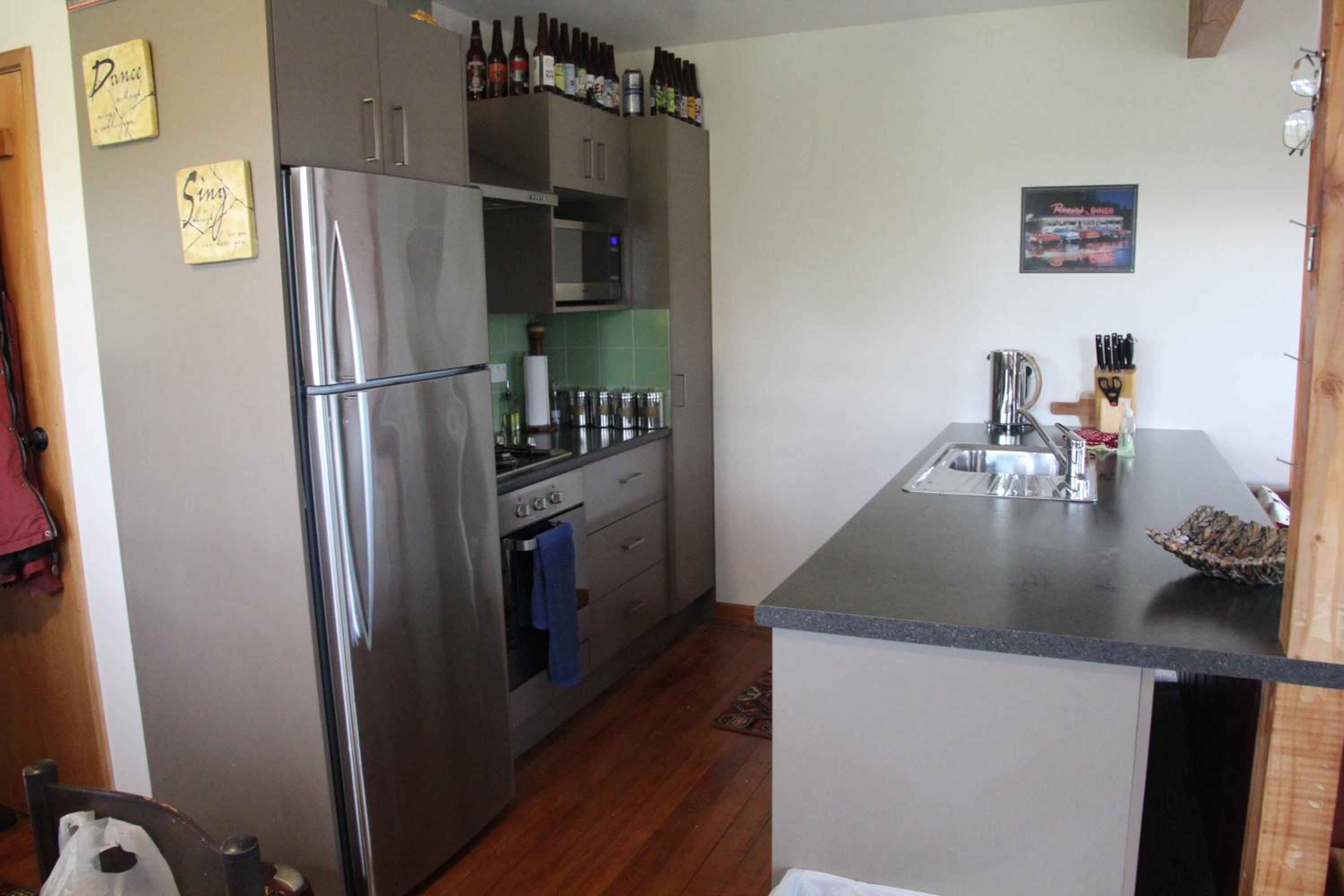 Two-Bedroom House - Photo 9