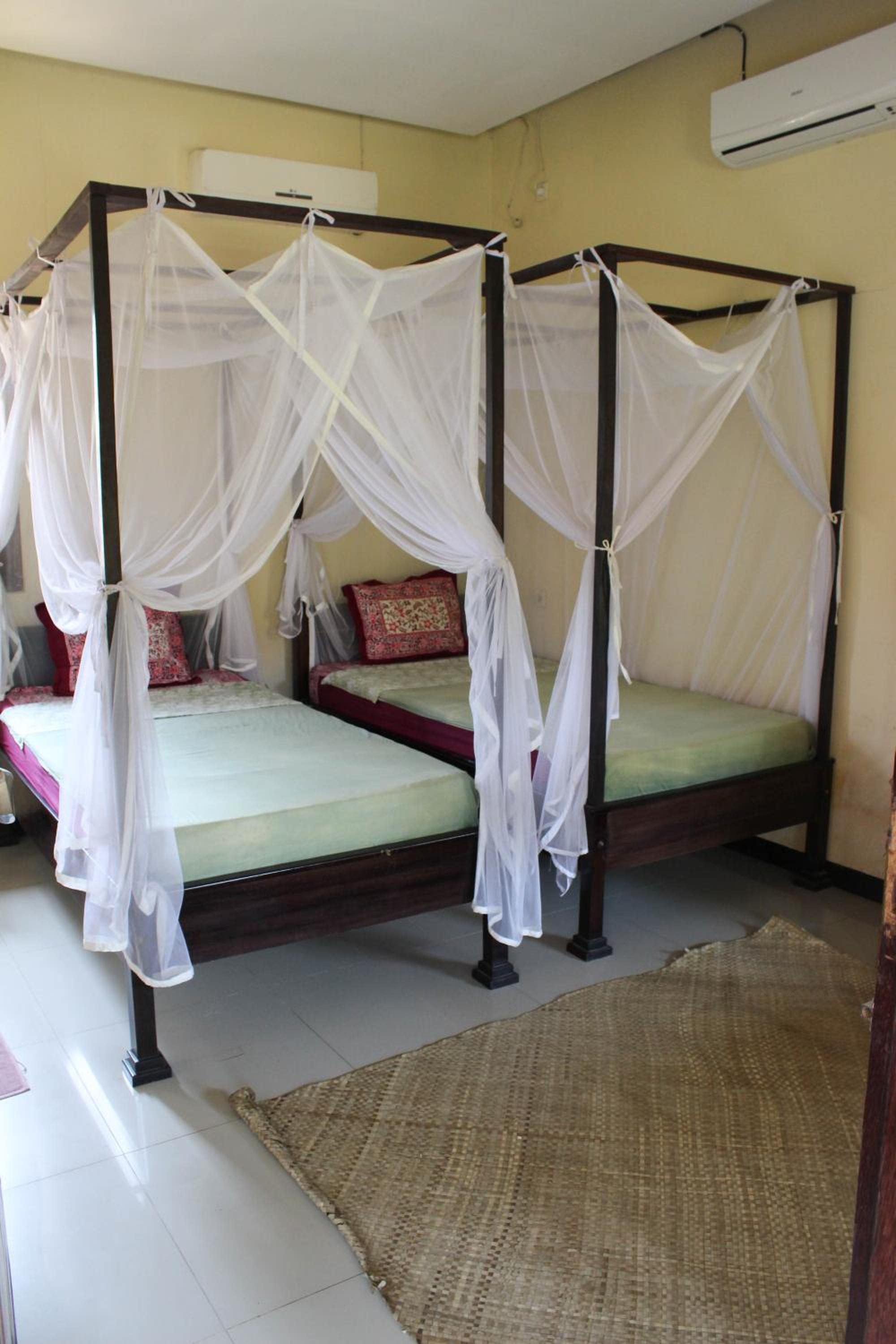 Twin Room with Private Bathroom
