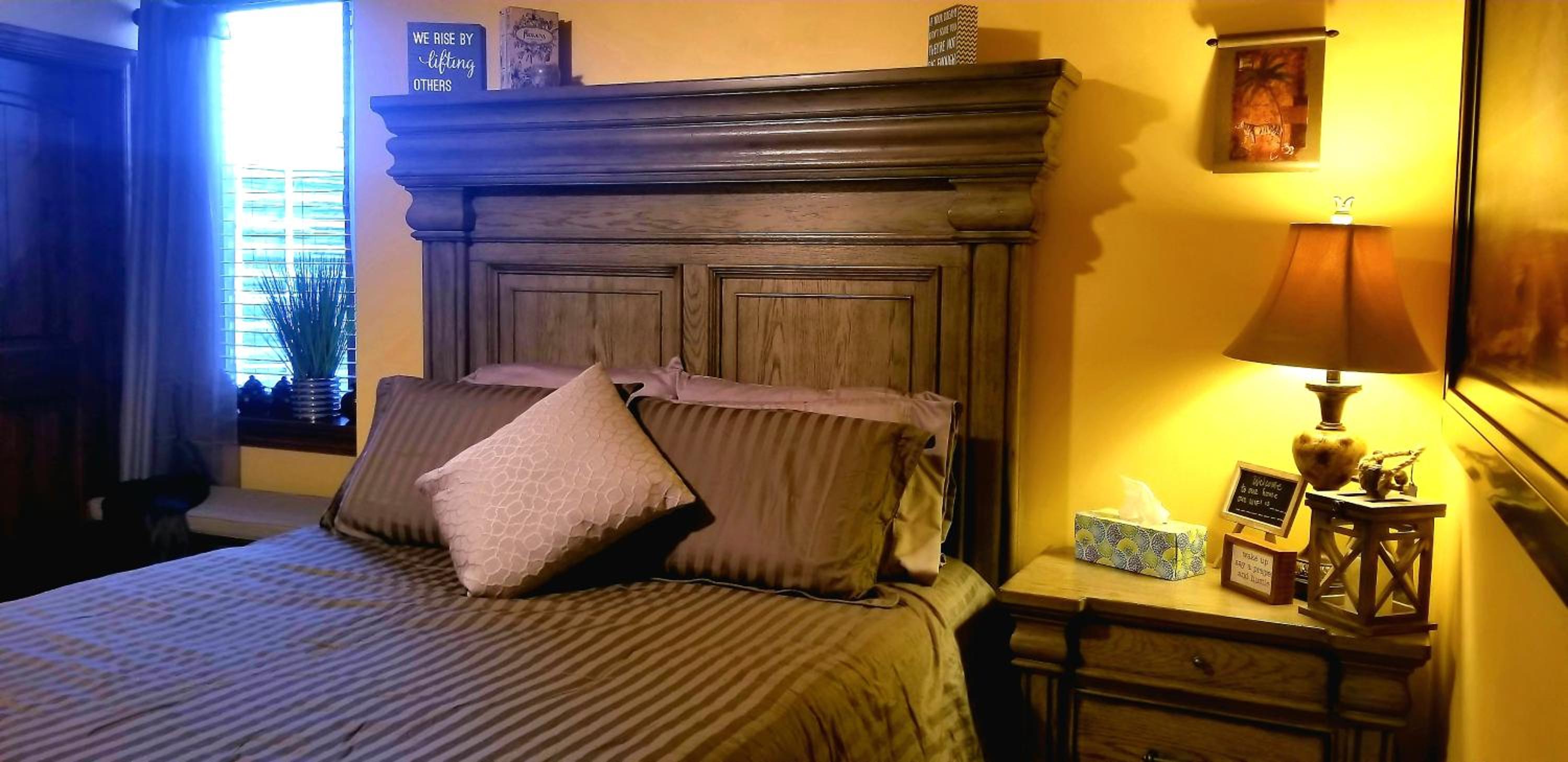 Deluxe Queen Suite photo 3