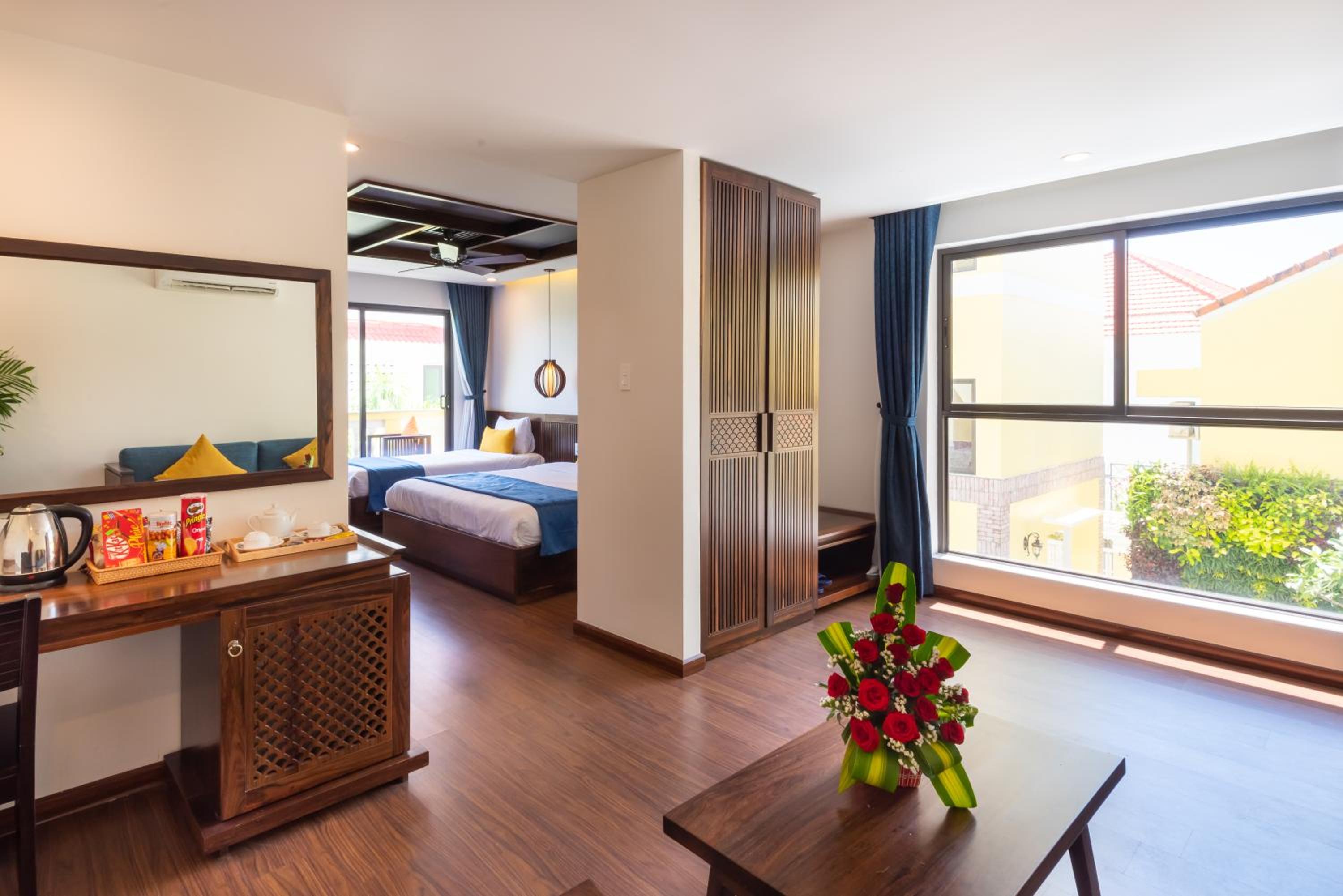 Junior Suite with Pool View