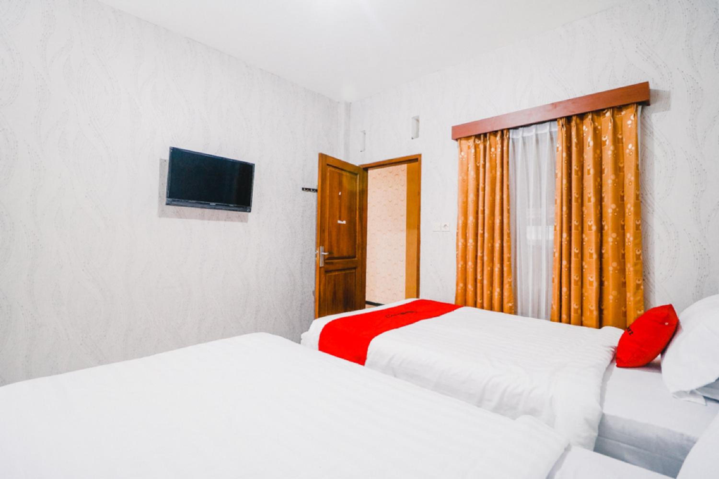 Economy Double Room photo 3