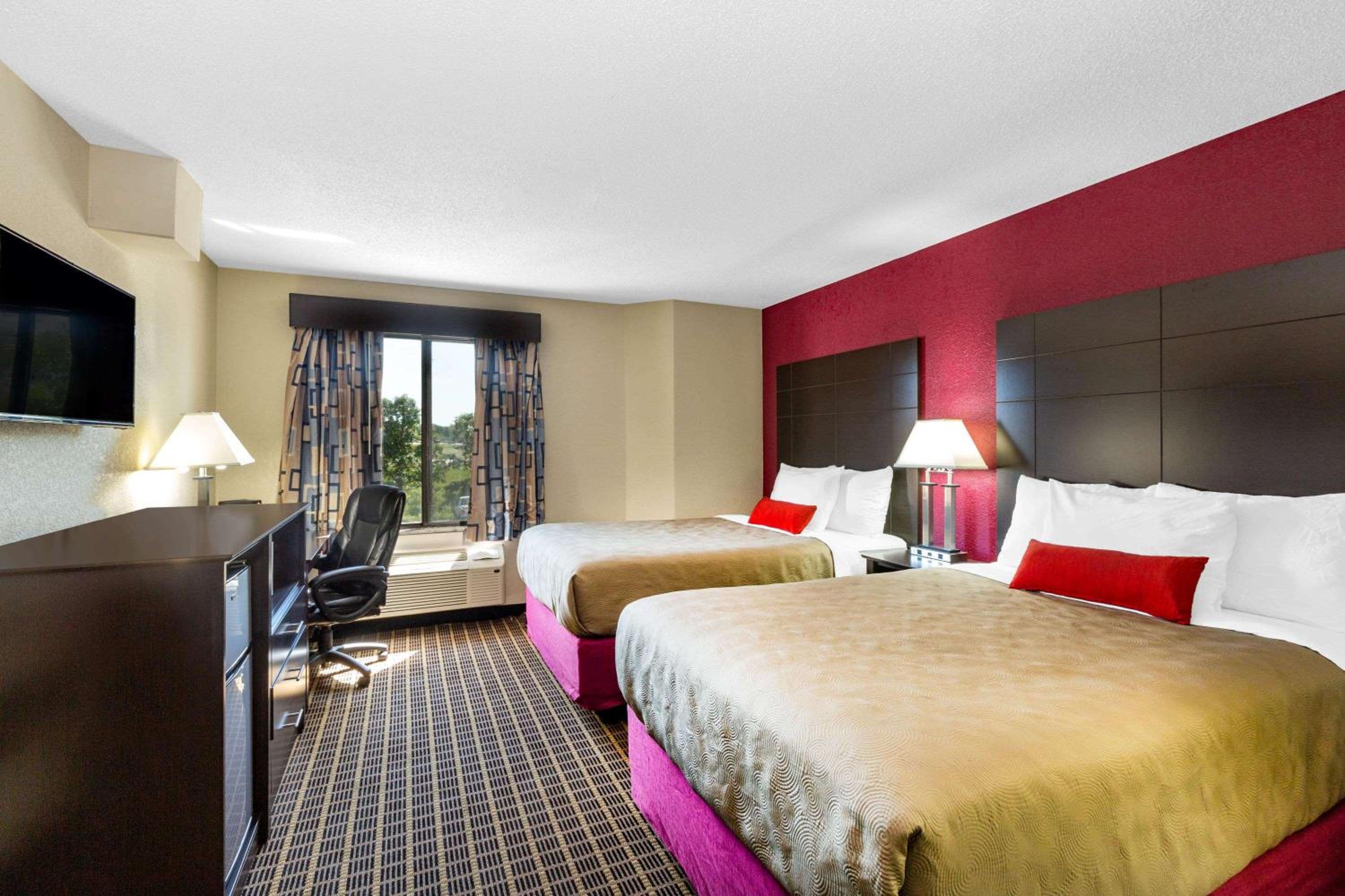Double Room with Two Double Beds - Non-Smoking - Photo 1