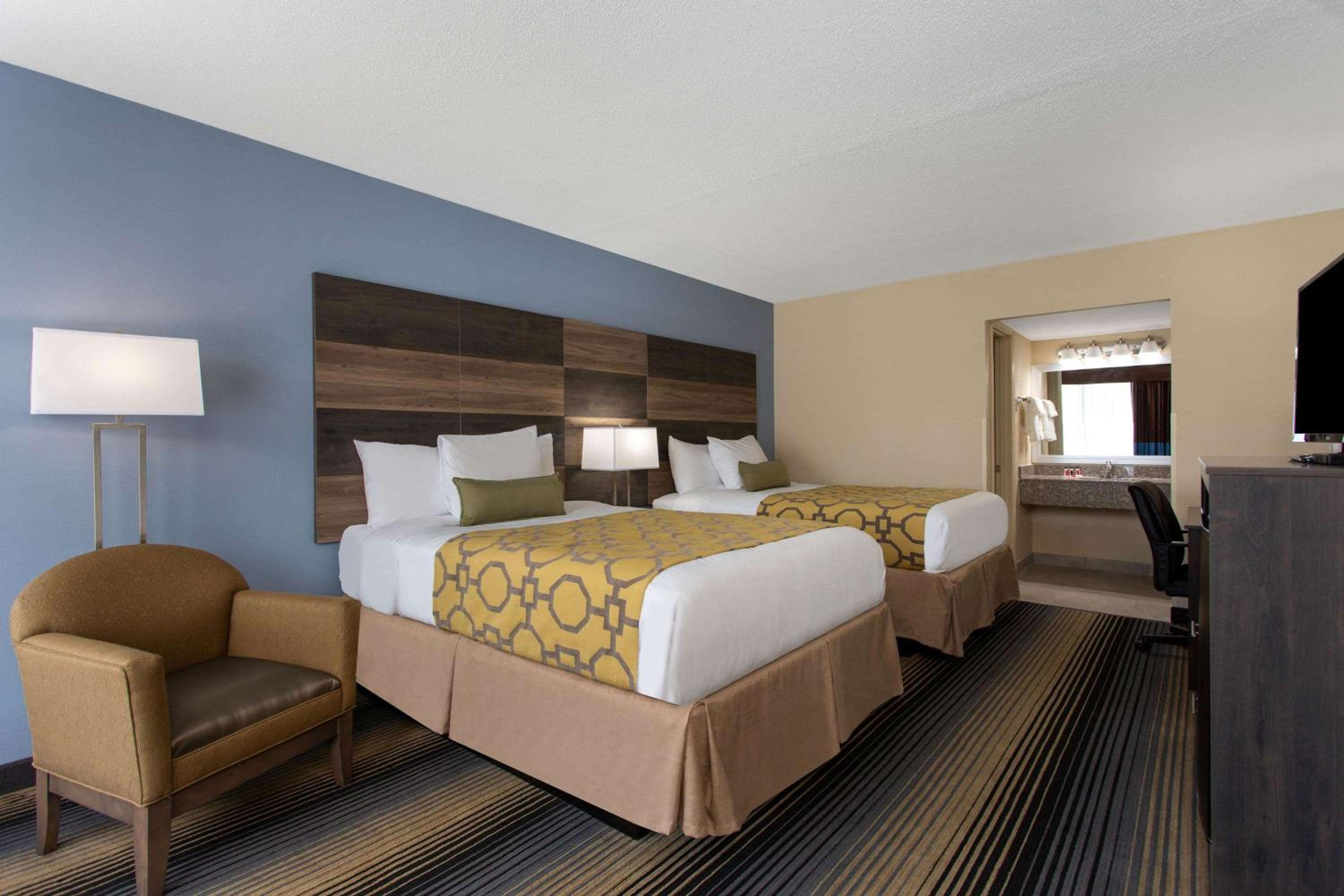 Double Room with Two Double Beds - Mobility Access/Non-Smoking photo 3