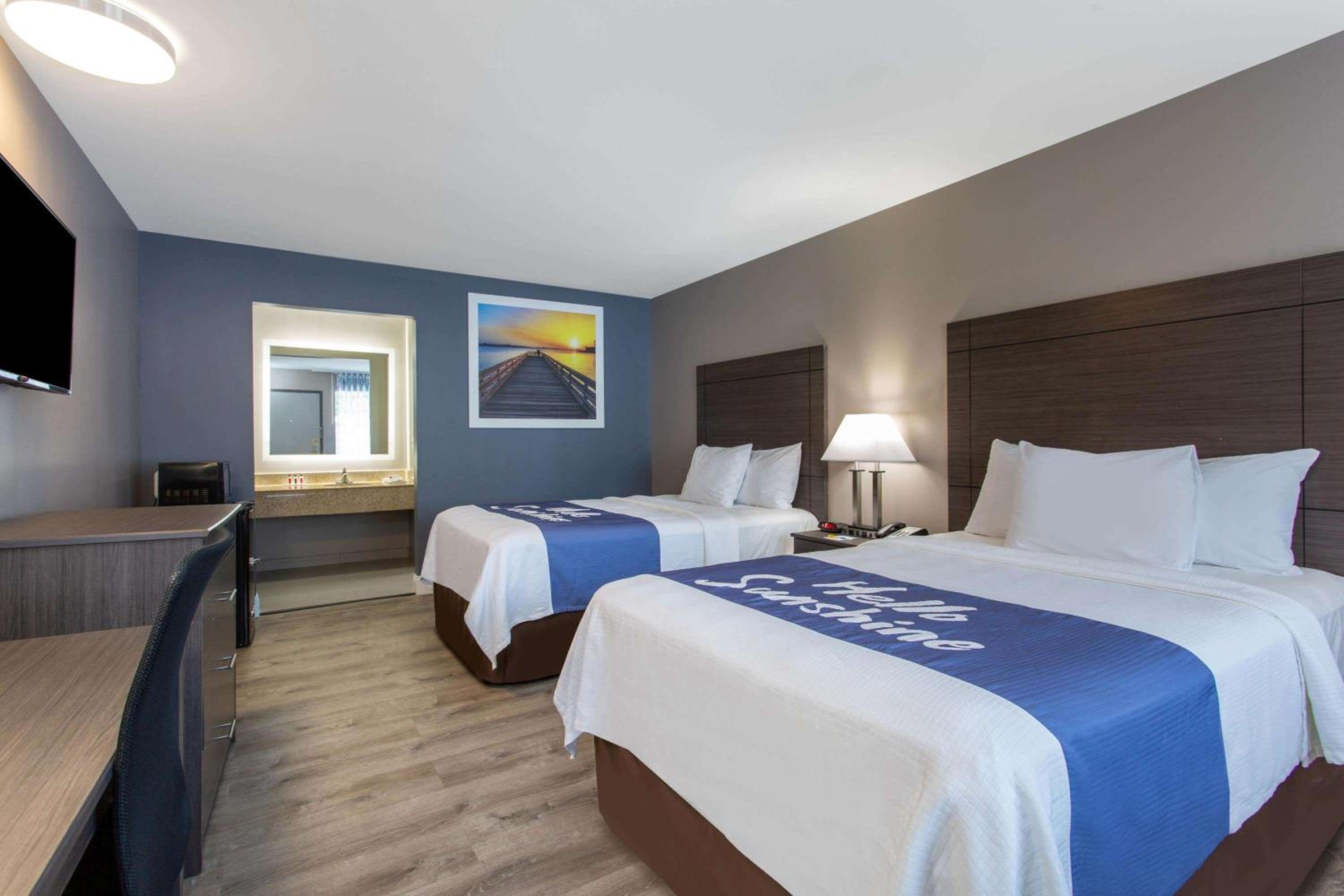 Double Room with Two Double Beds - Non-Smoking - Photo 1