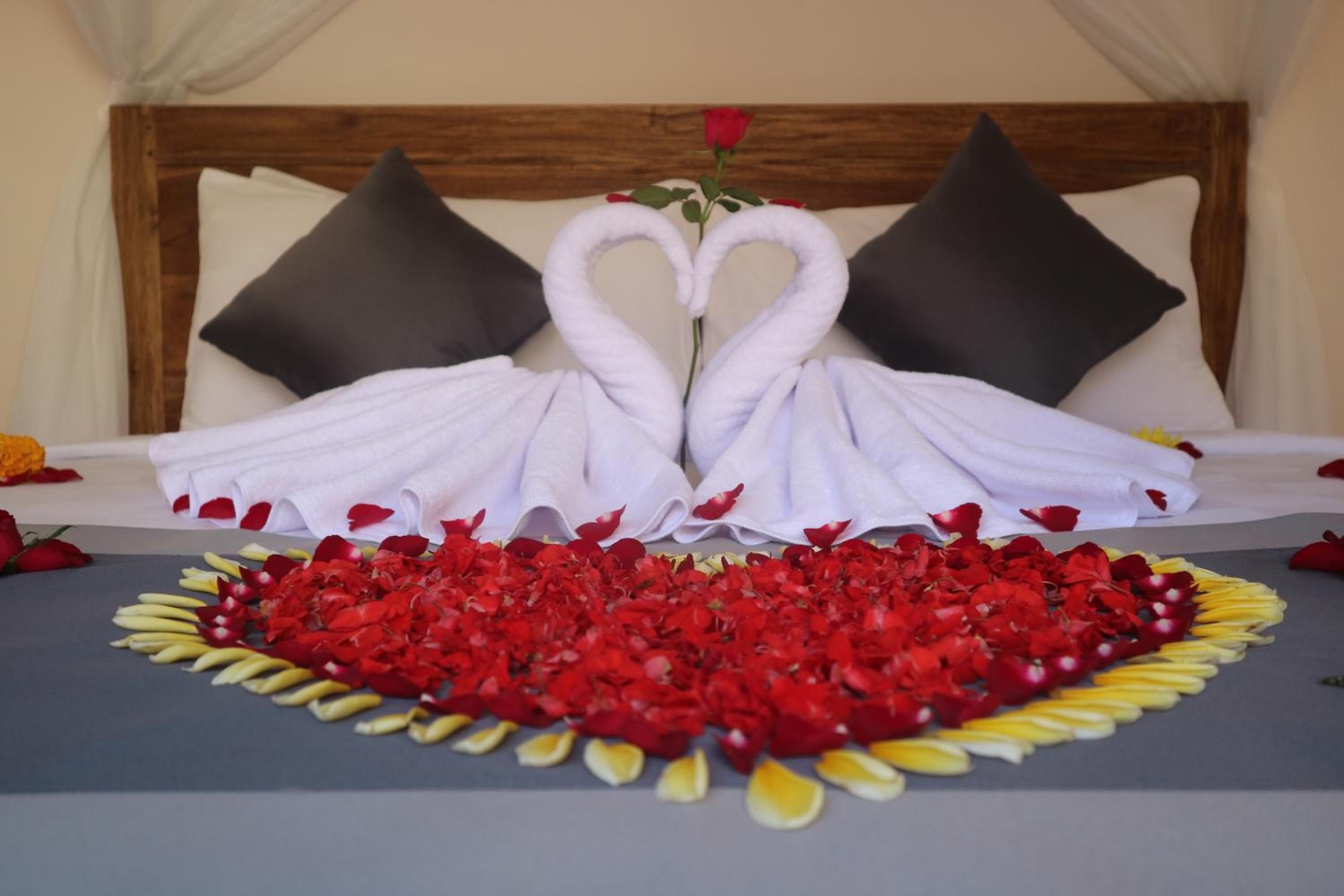 Junior Suite with Private Pool - Photo 19
