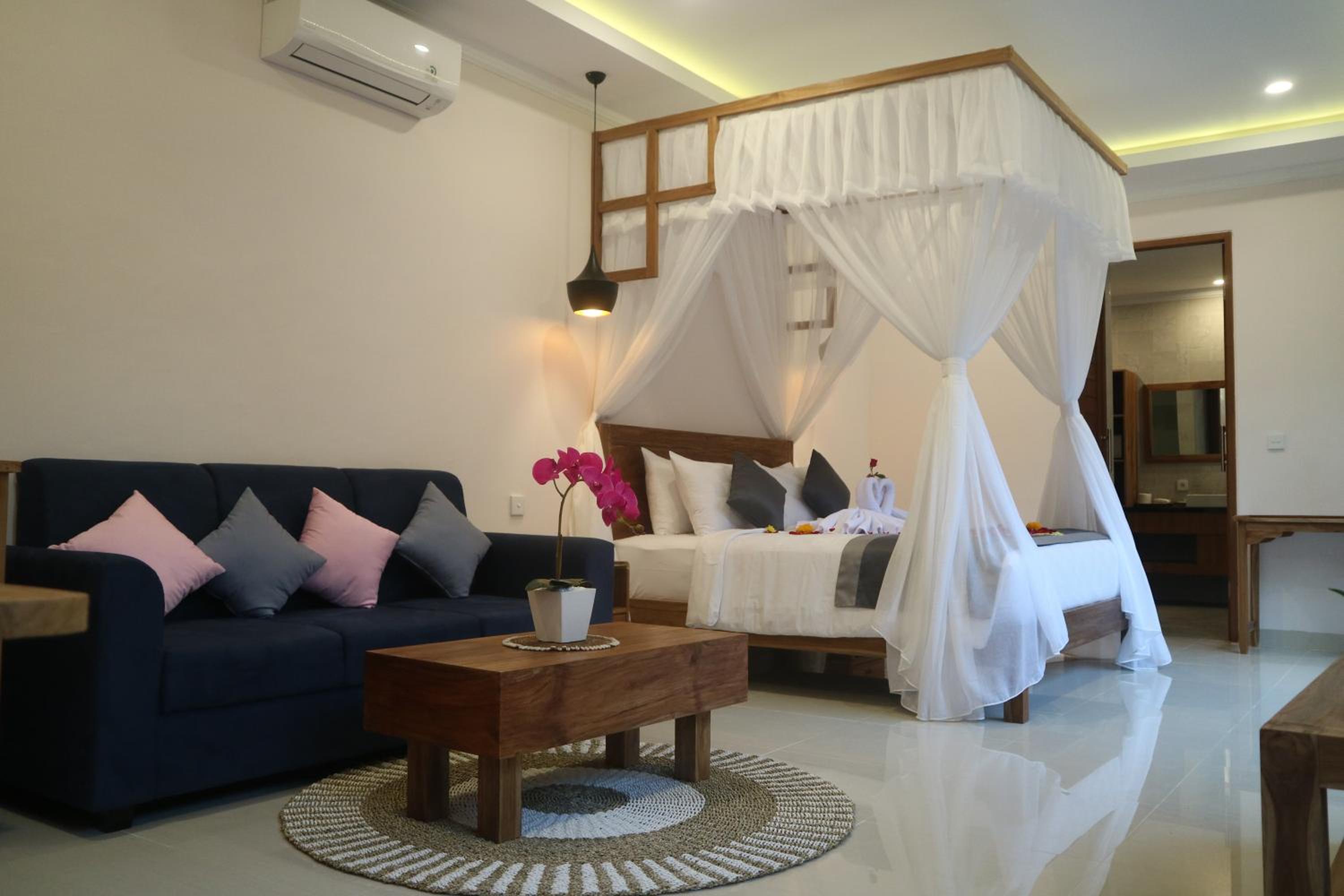 Junior Suite with Private Pool - Photo 15