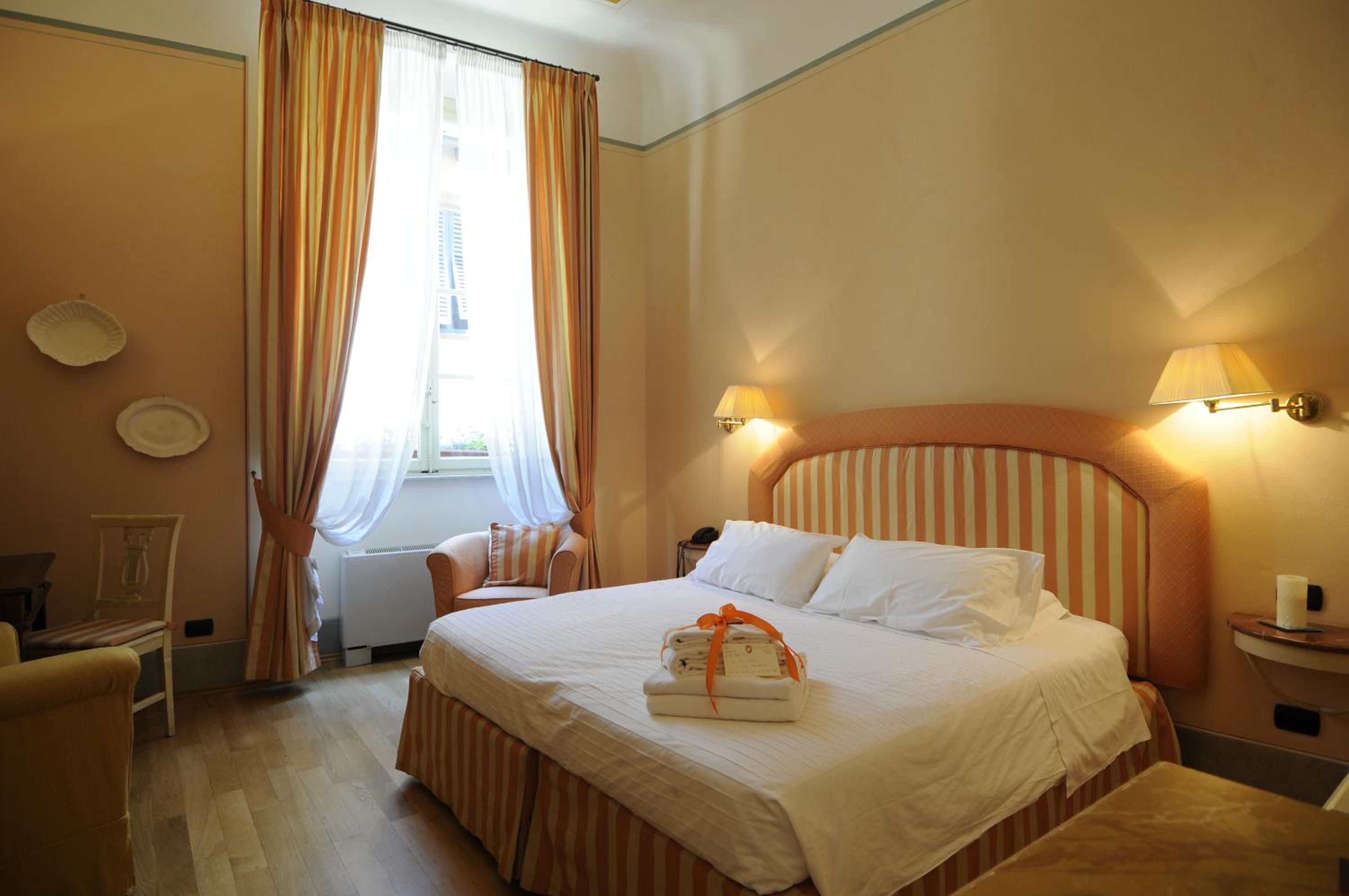 Deluxe Double Room - Photo 1