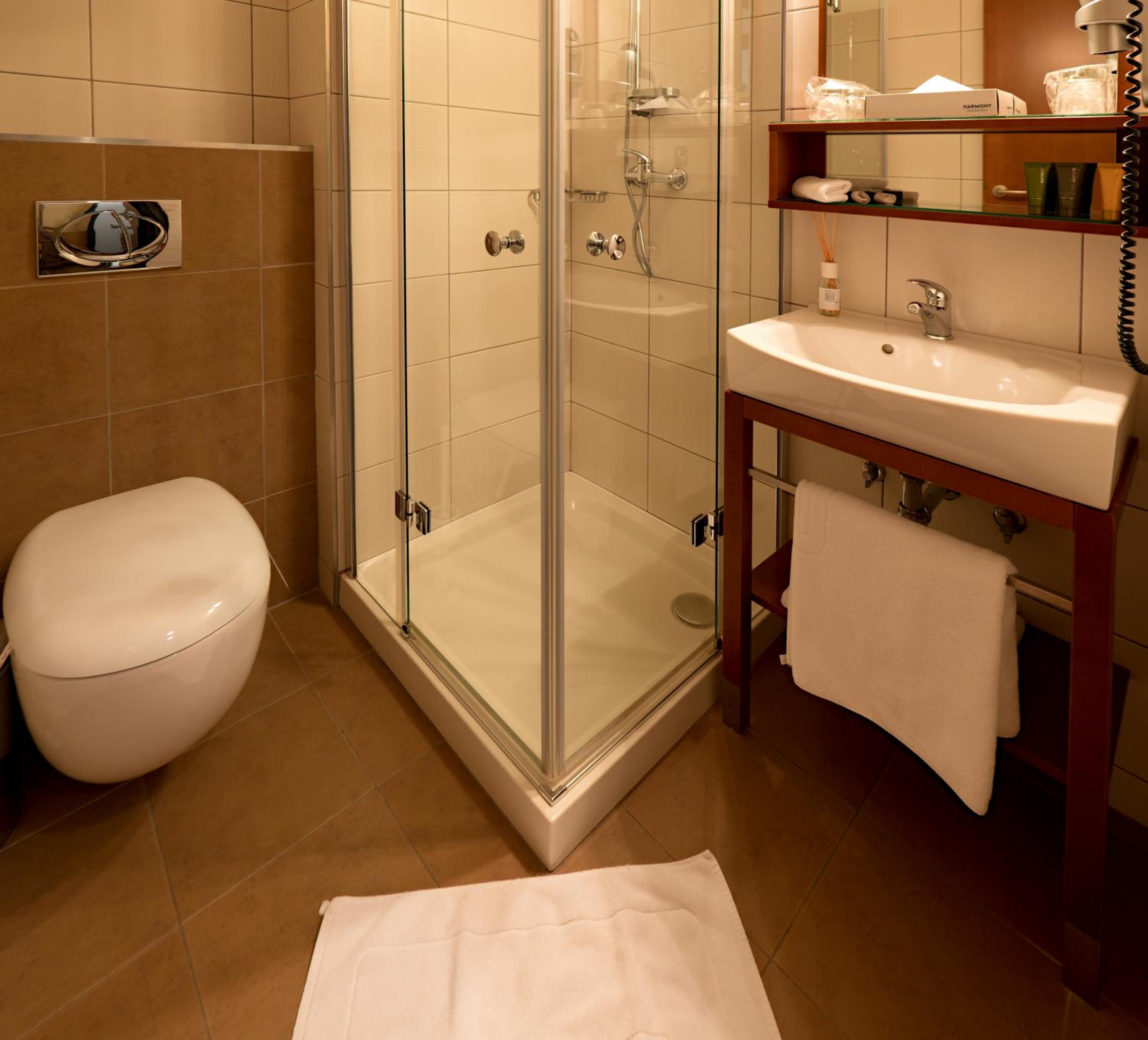 Double or Twin Room with Garden View photo 3