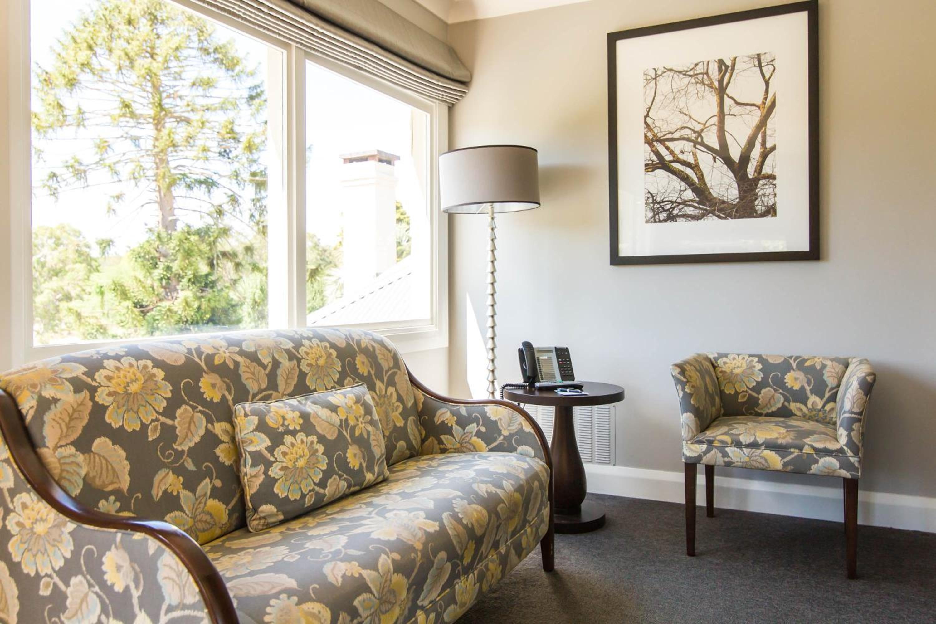 Elms Balcony Suite