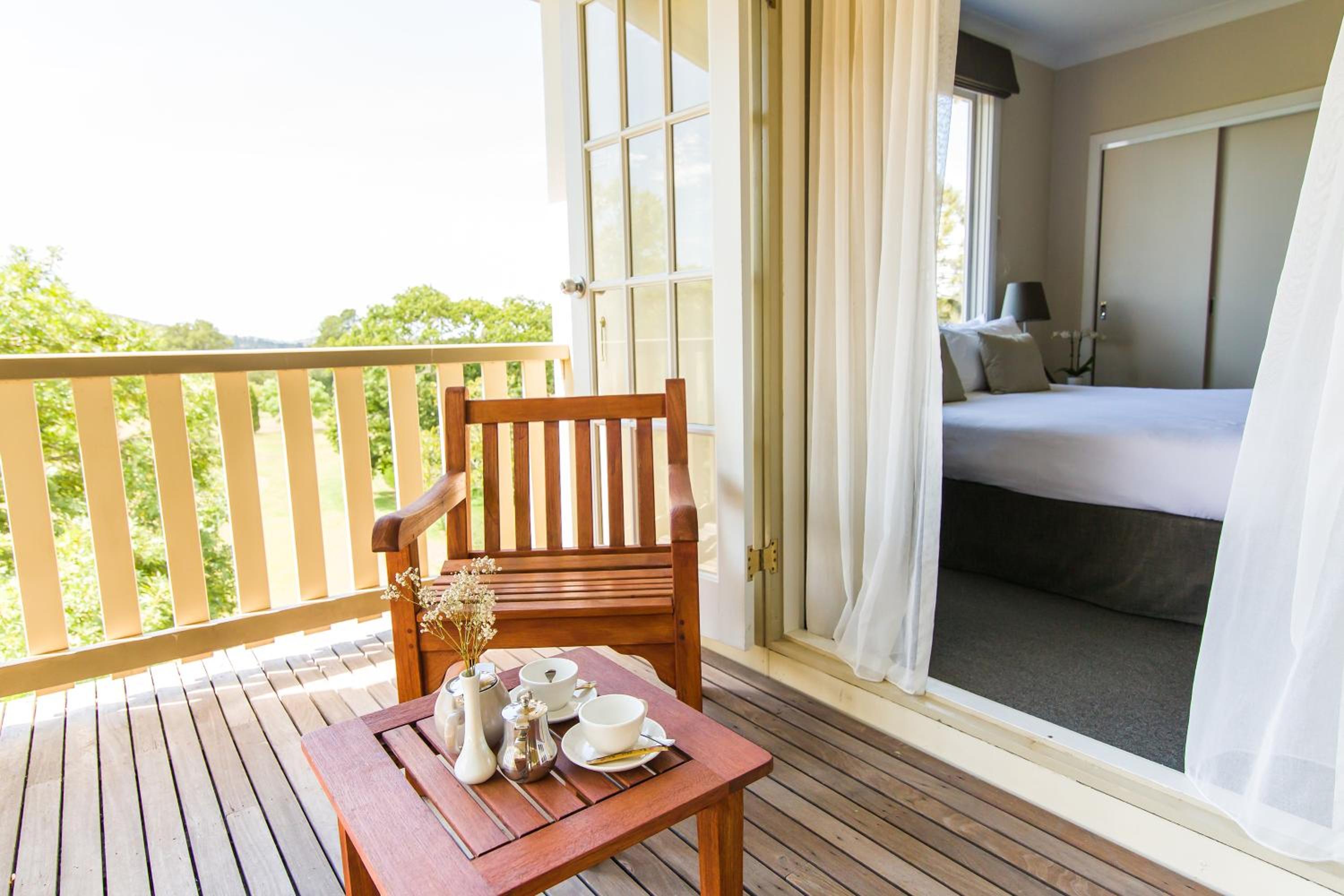 Elms Balcony Room - Photo 5