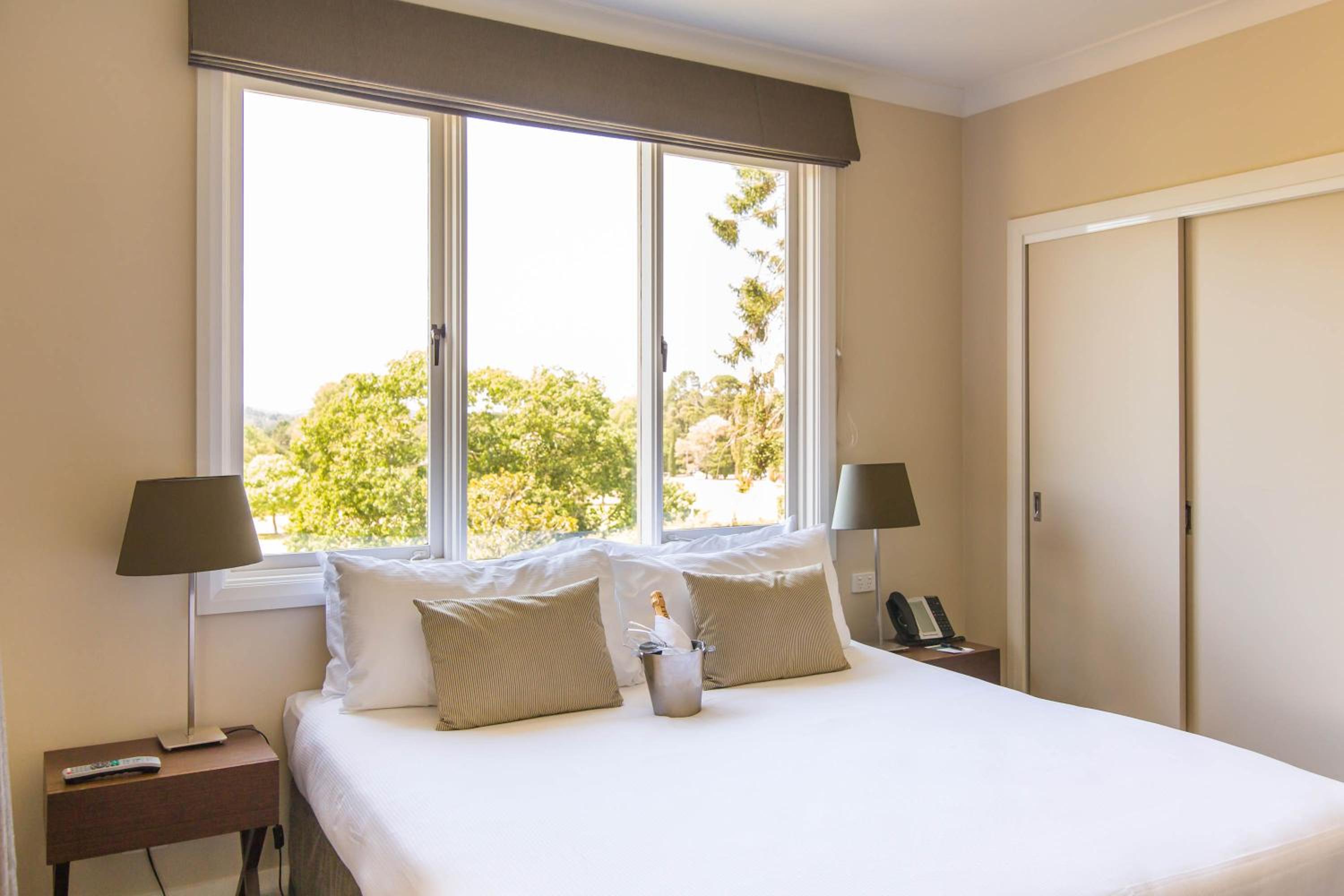 Elms Balcony Room - Photo 6
