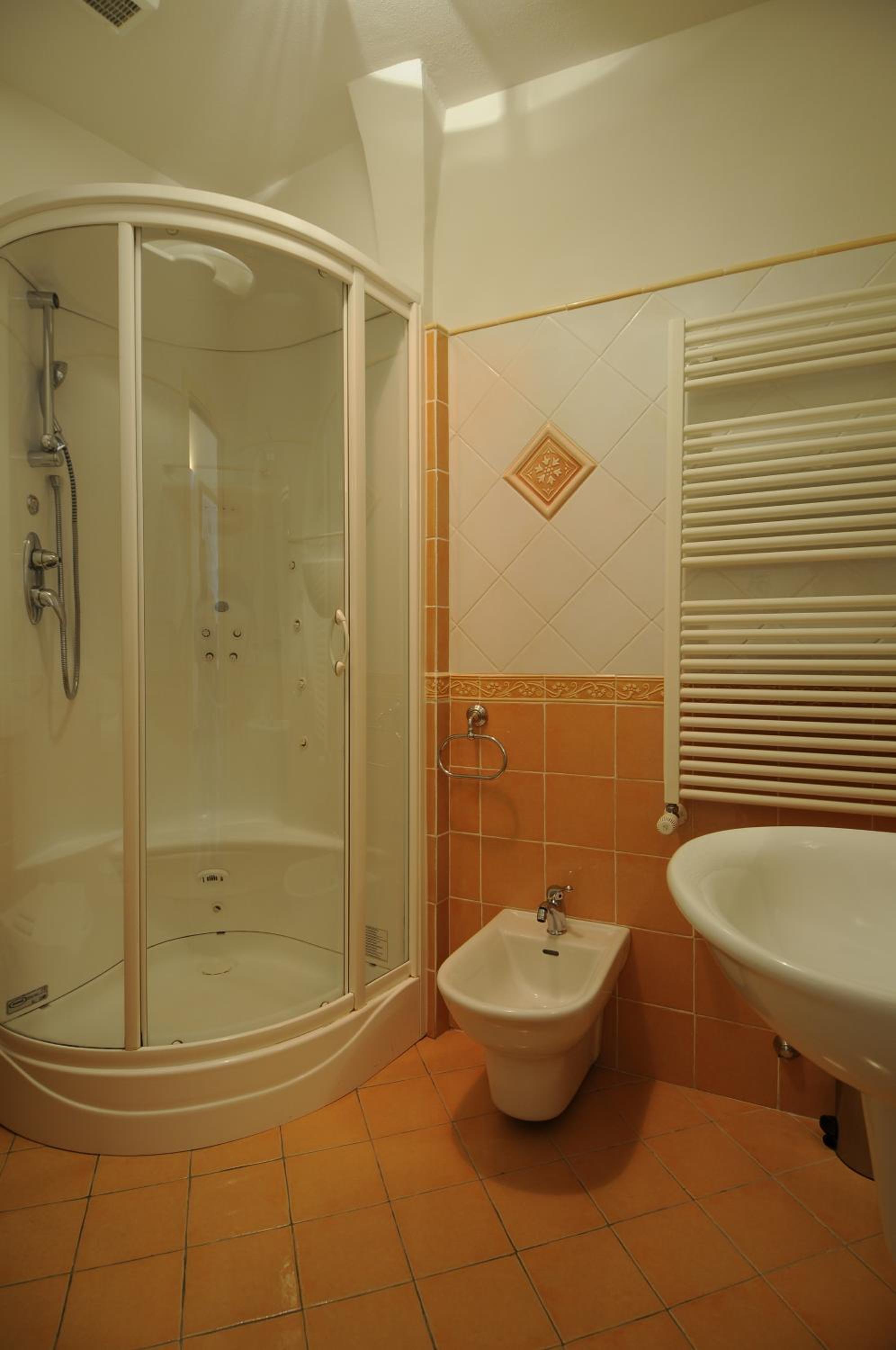 Classic Double or Twin Room - Photo 5