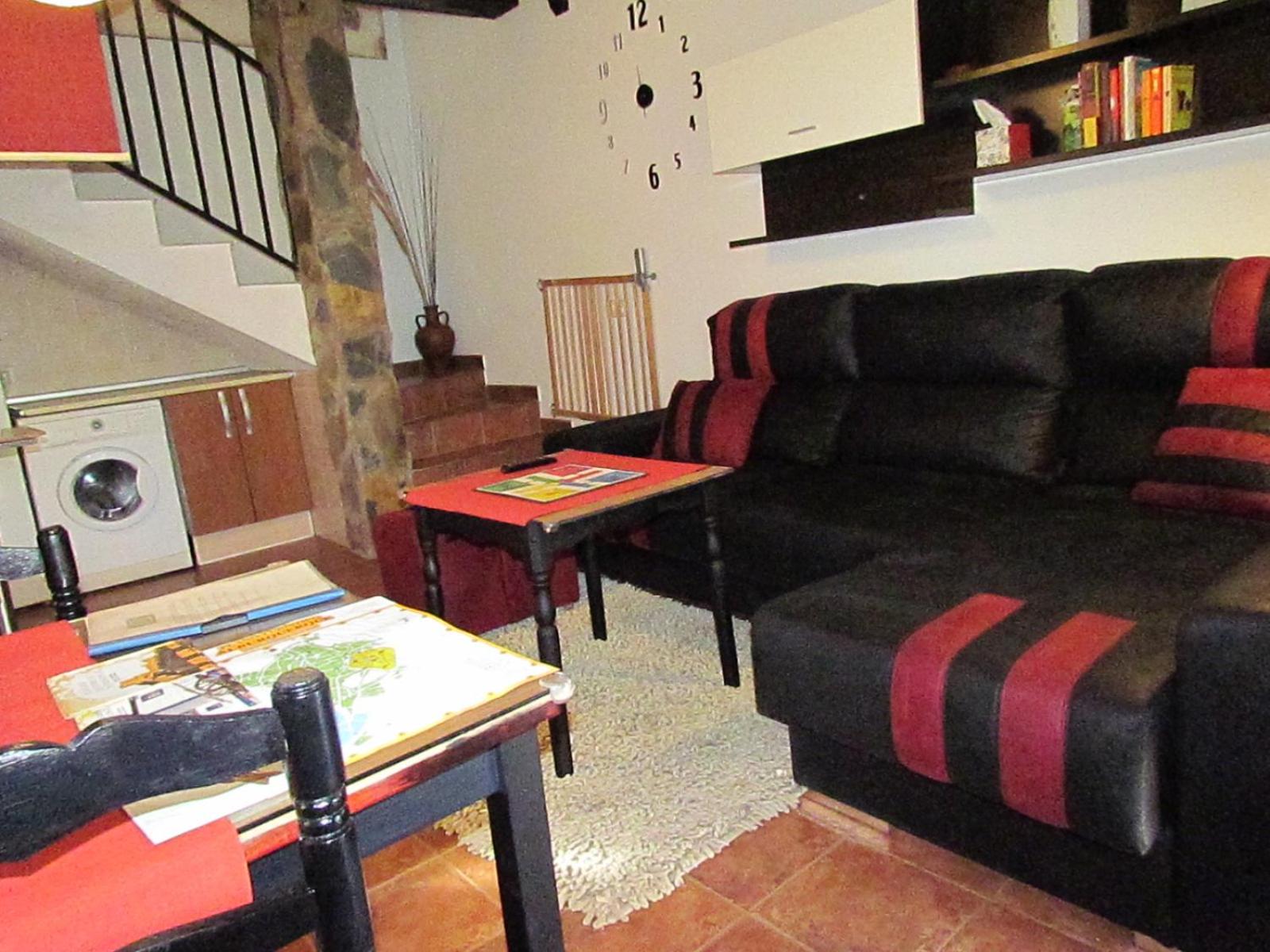 Apartment with Terrace - Photo 14