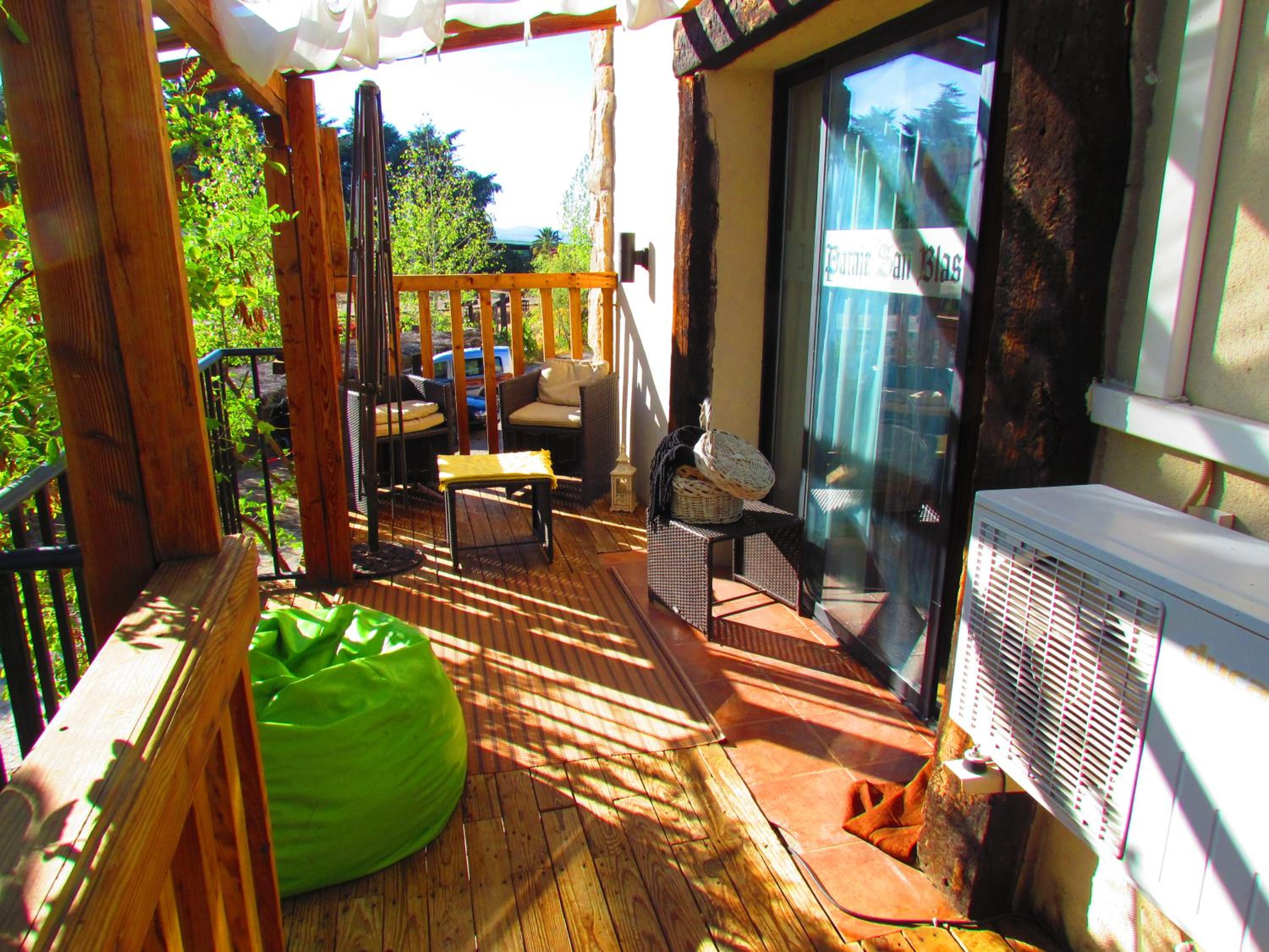 Apartment with Terrace - Photo 10