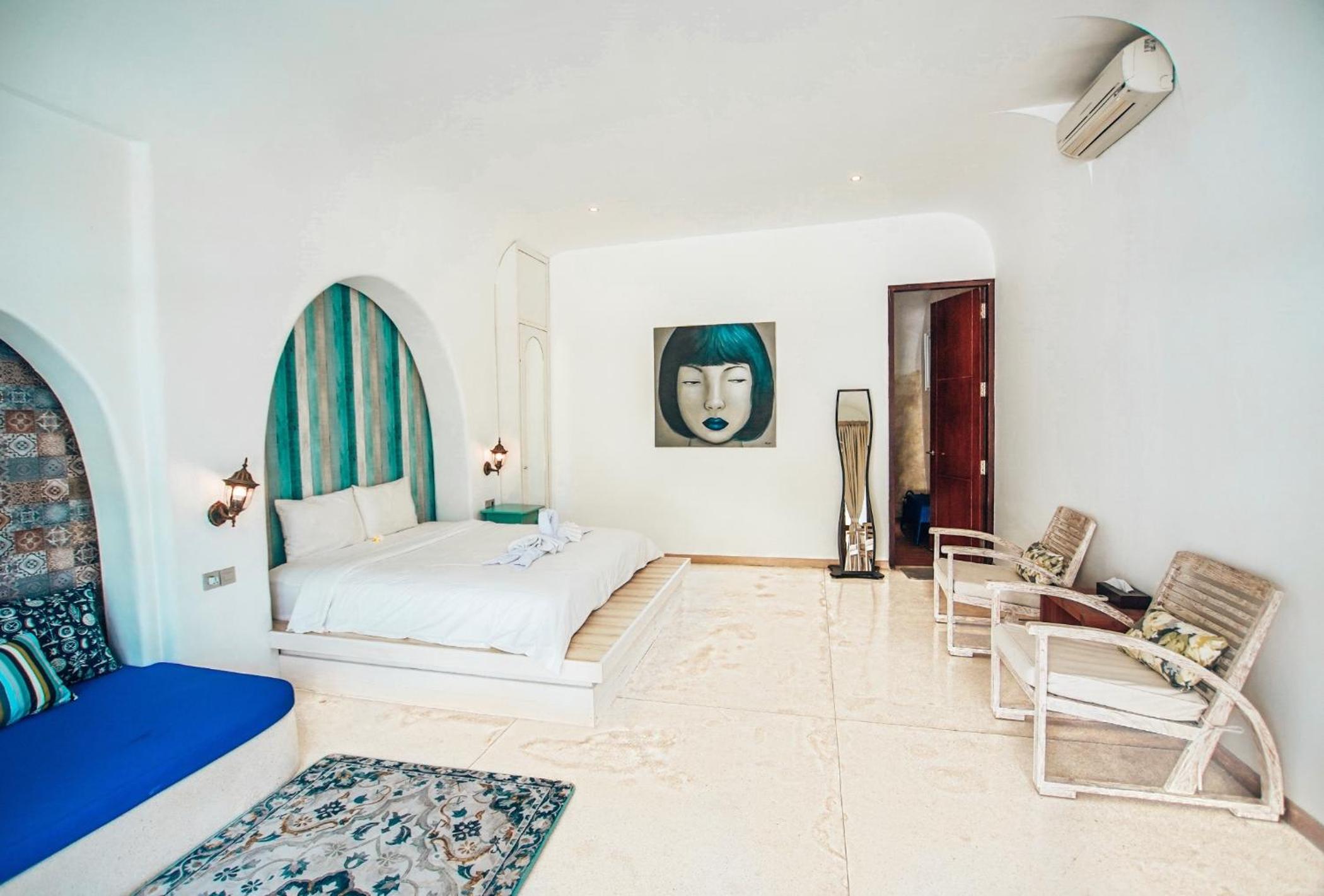 Three-Bedroom Villa - Photo 10