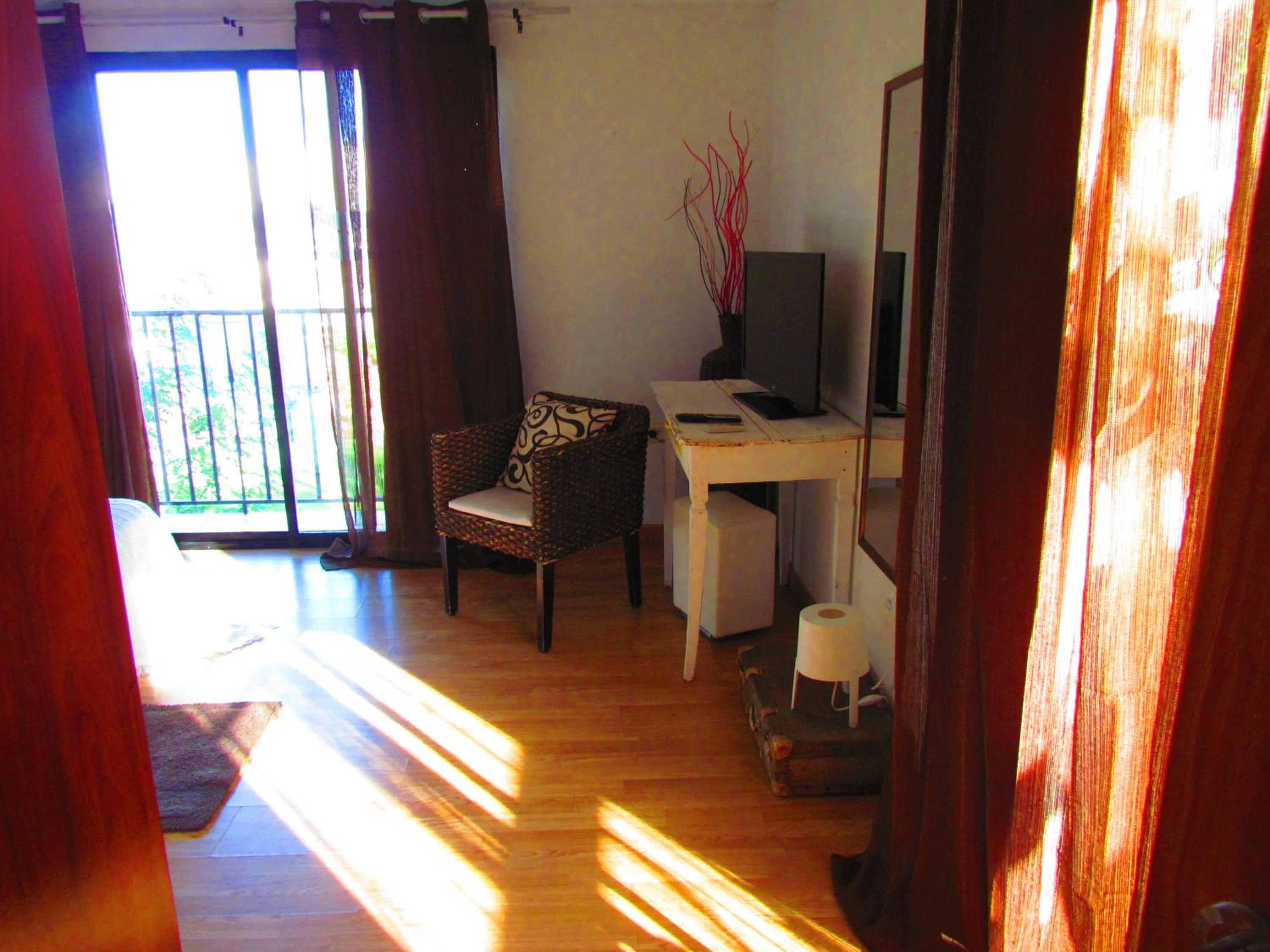 Apartment with Terrace - Photo 40