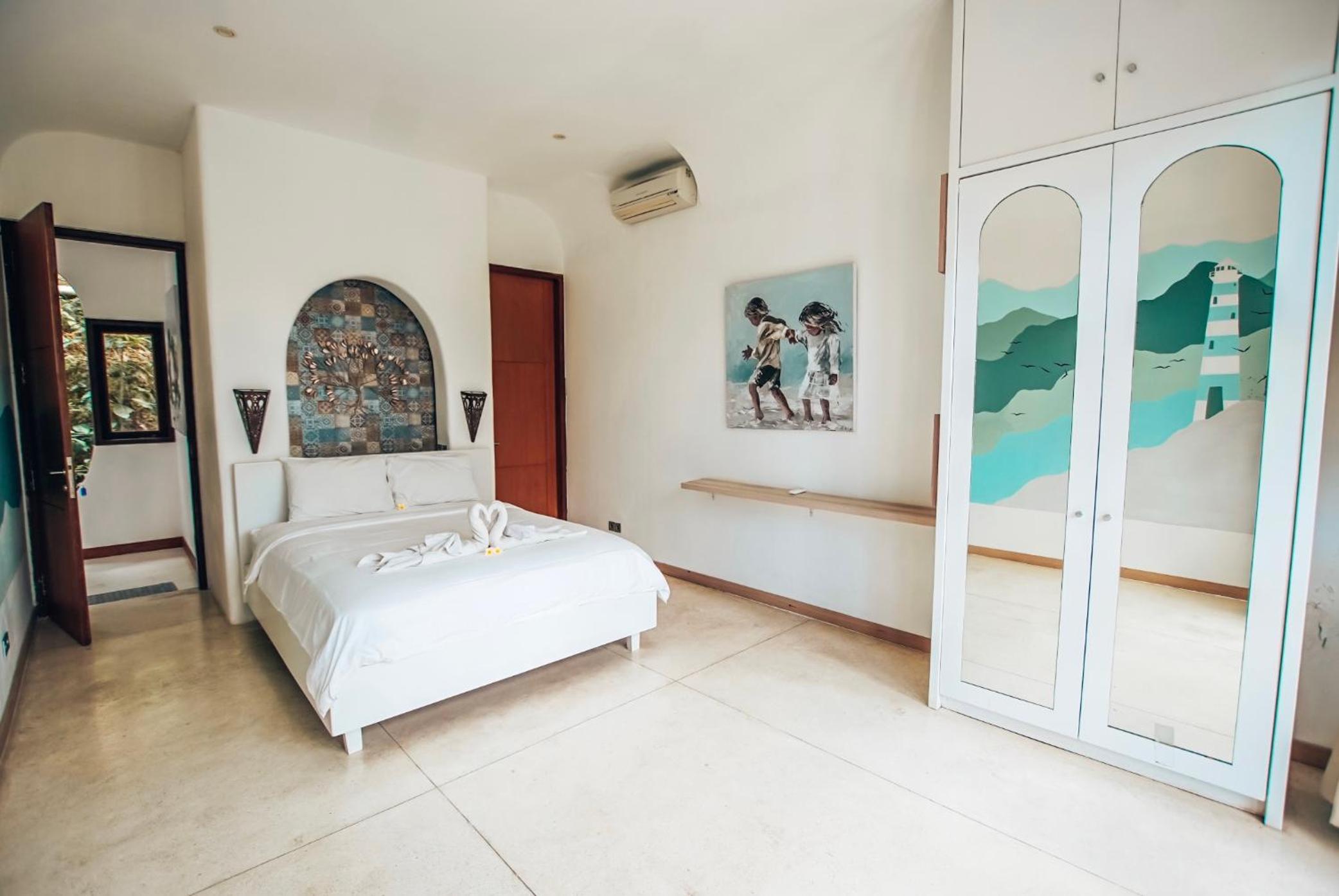 Three-Bedroom Villa - Photo 1