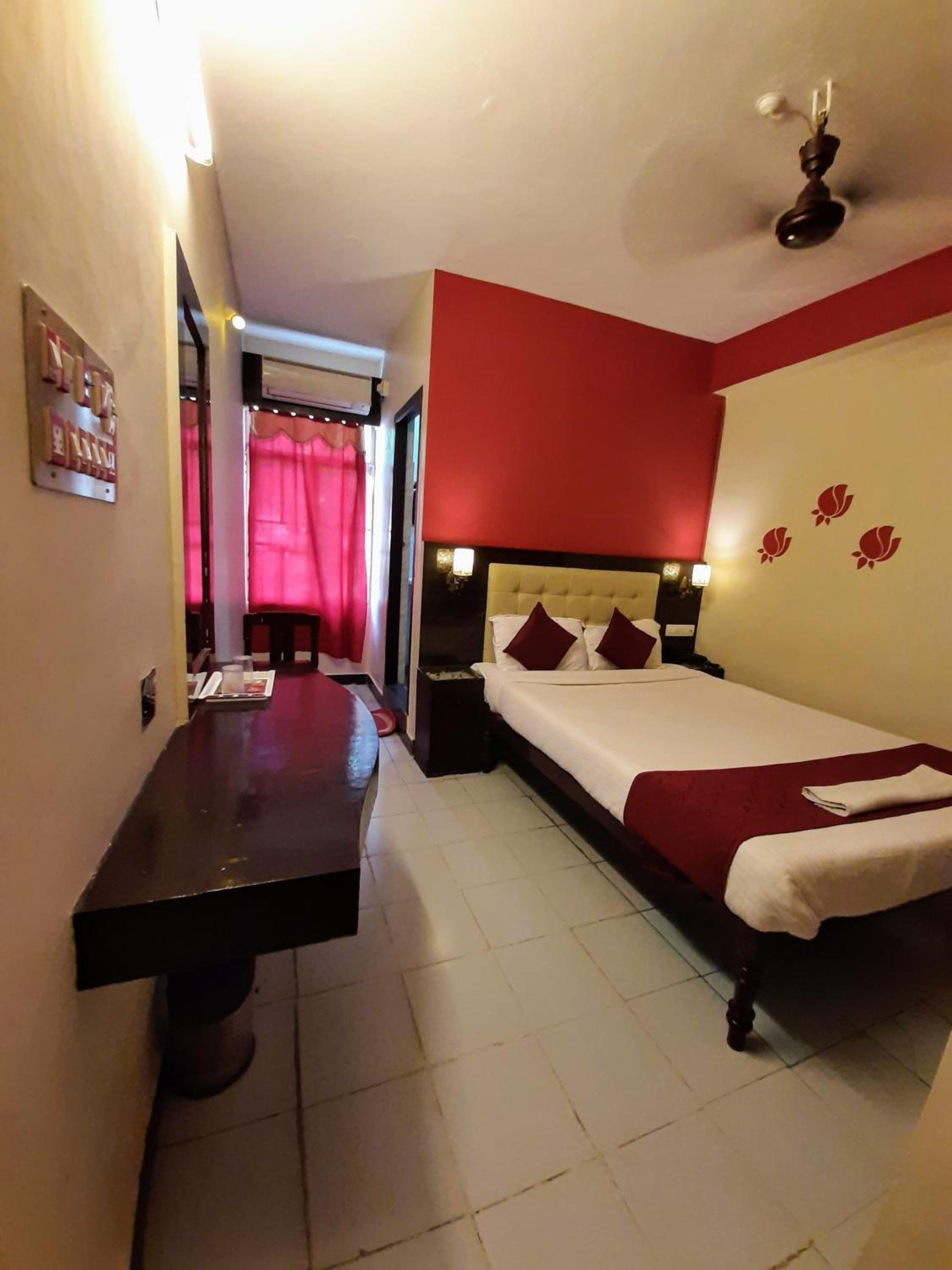 Budget Double Room - Photo 1