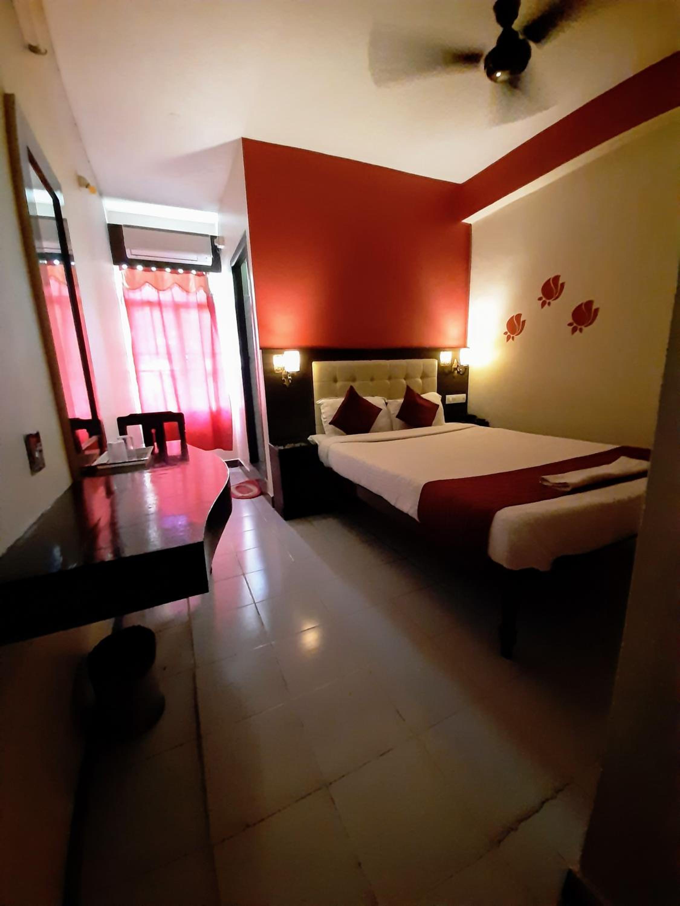 Budget Double Room - Photo 3