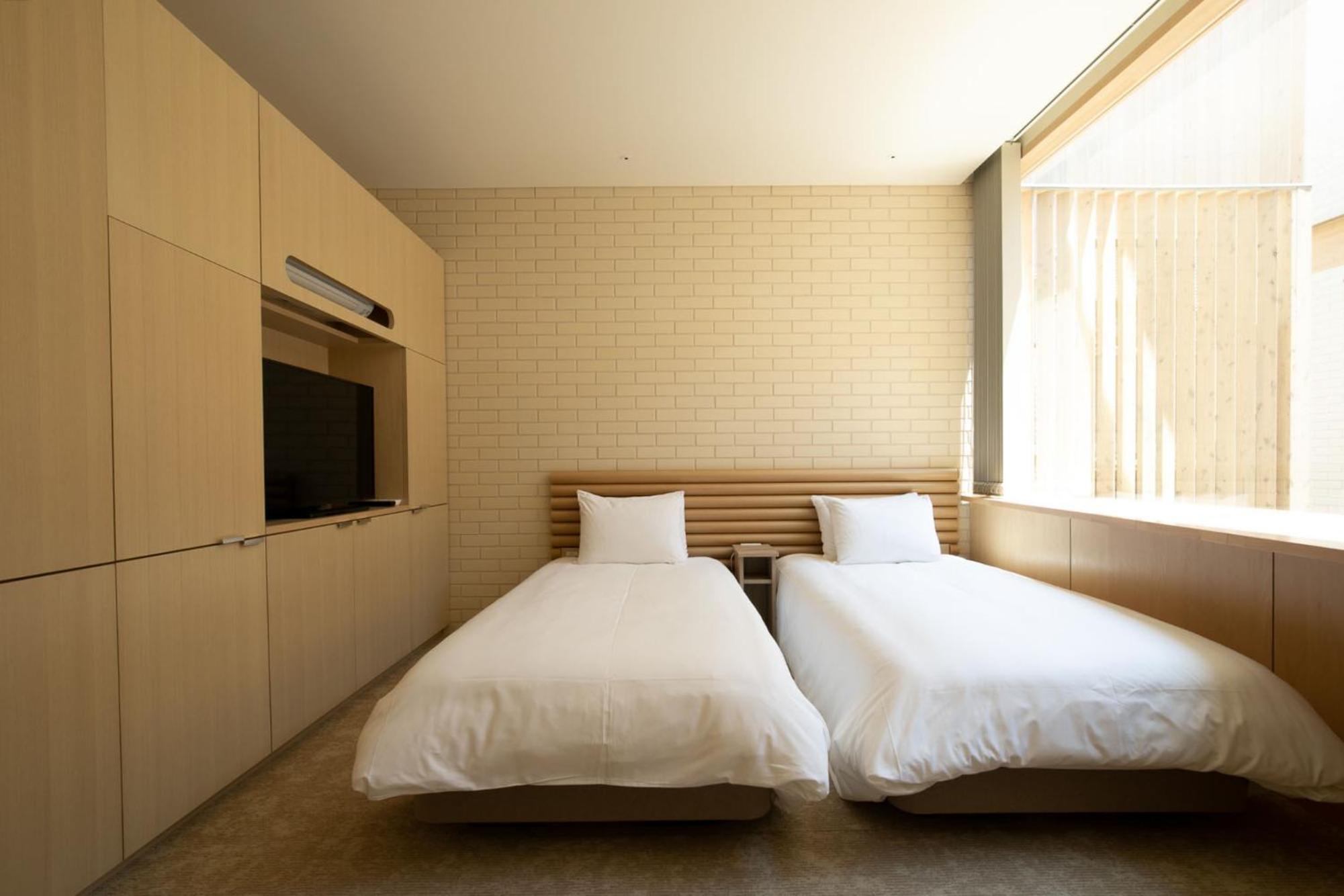 Twin Room - Photo 2