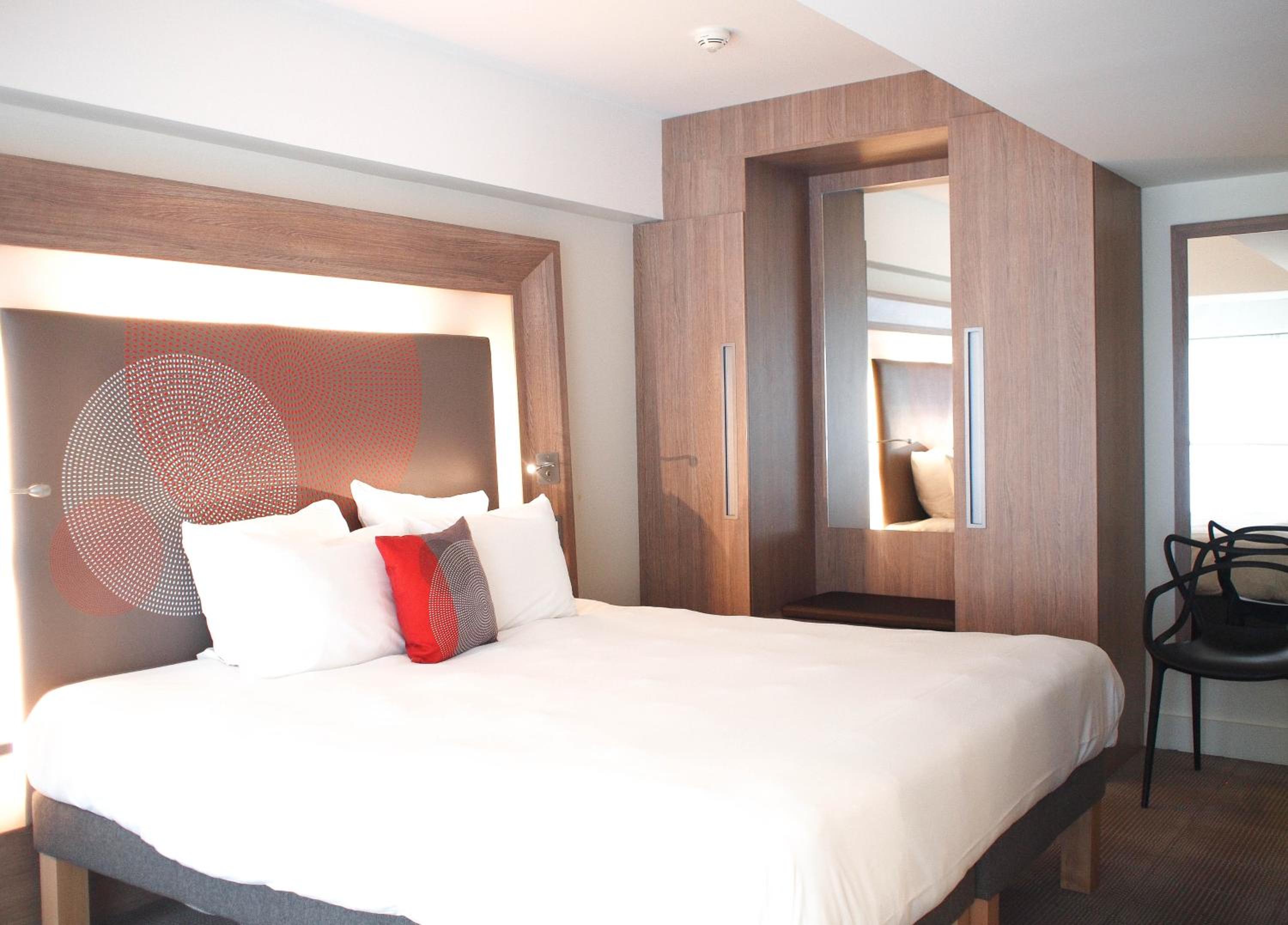 Two adjacents rooms photo 1