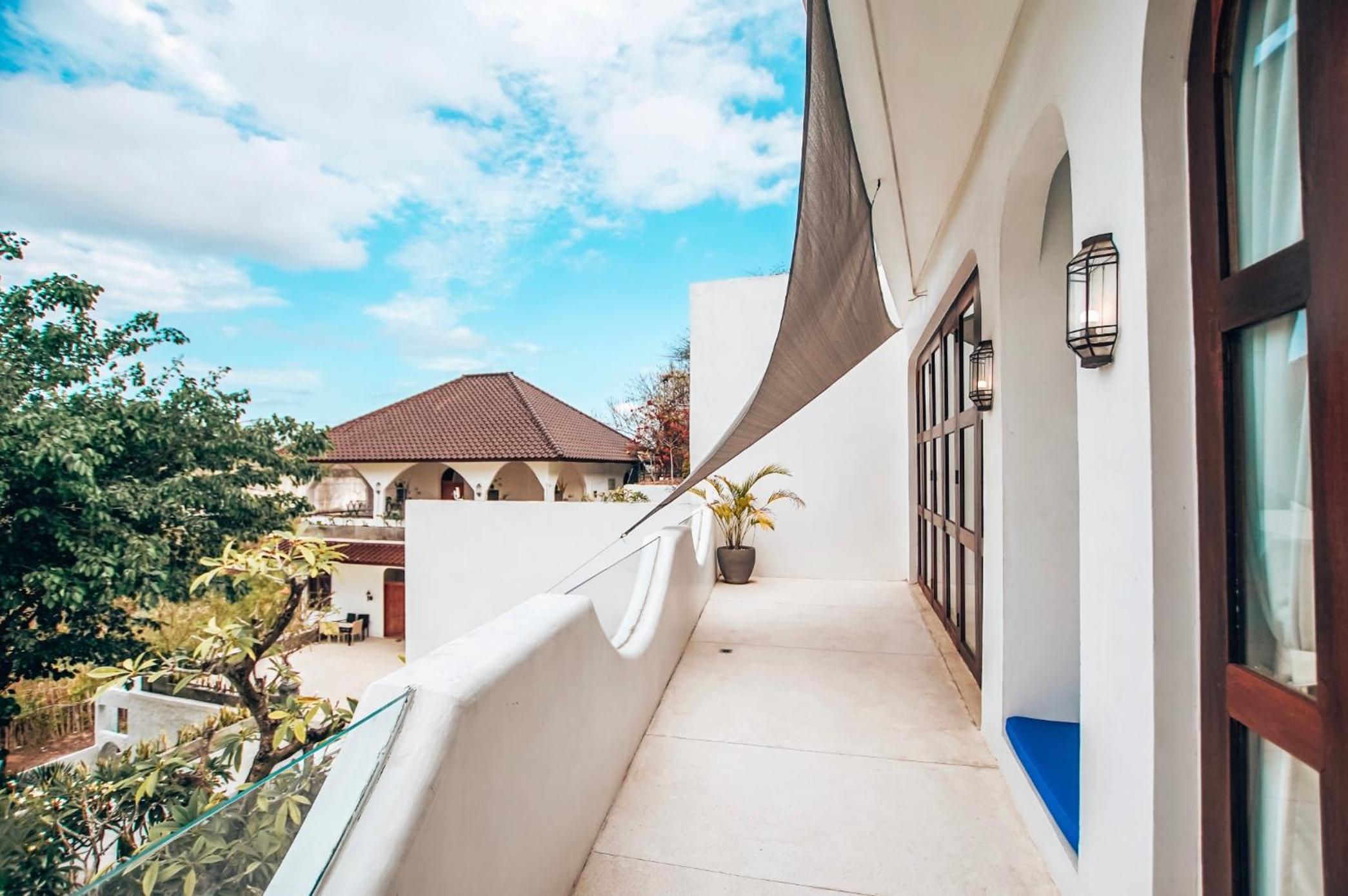Three-Bedroom Villa - Photo 4