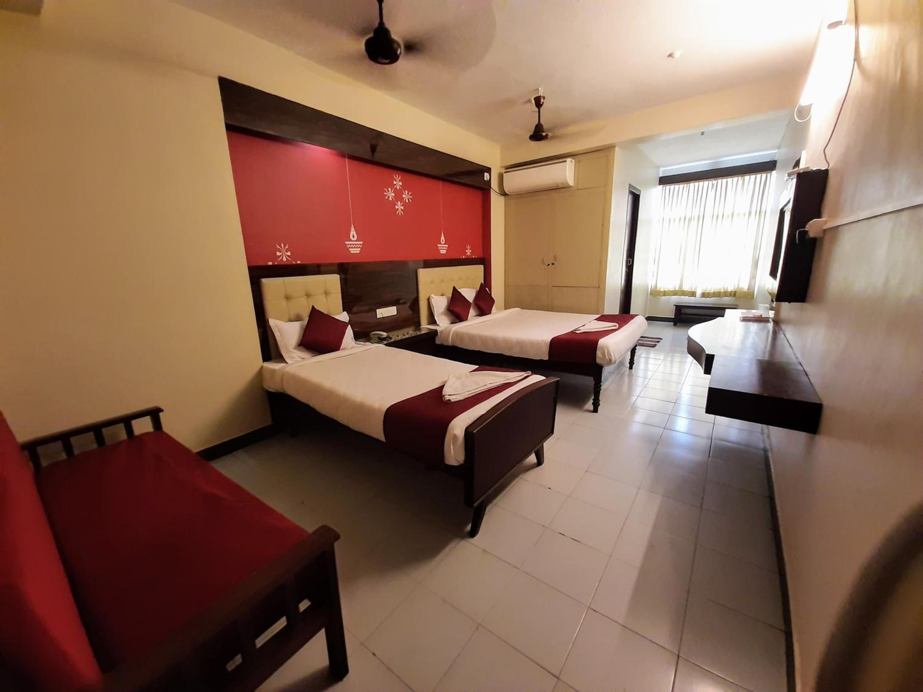 Deluxe Suite - Photo 3