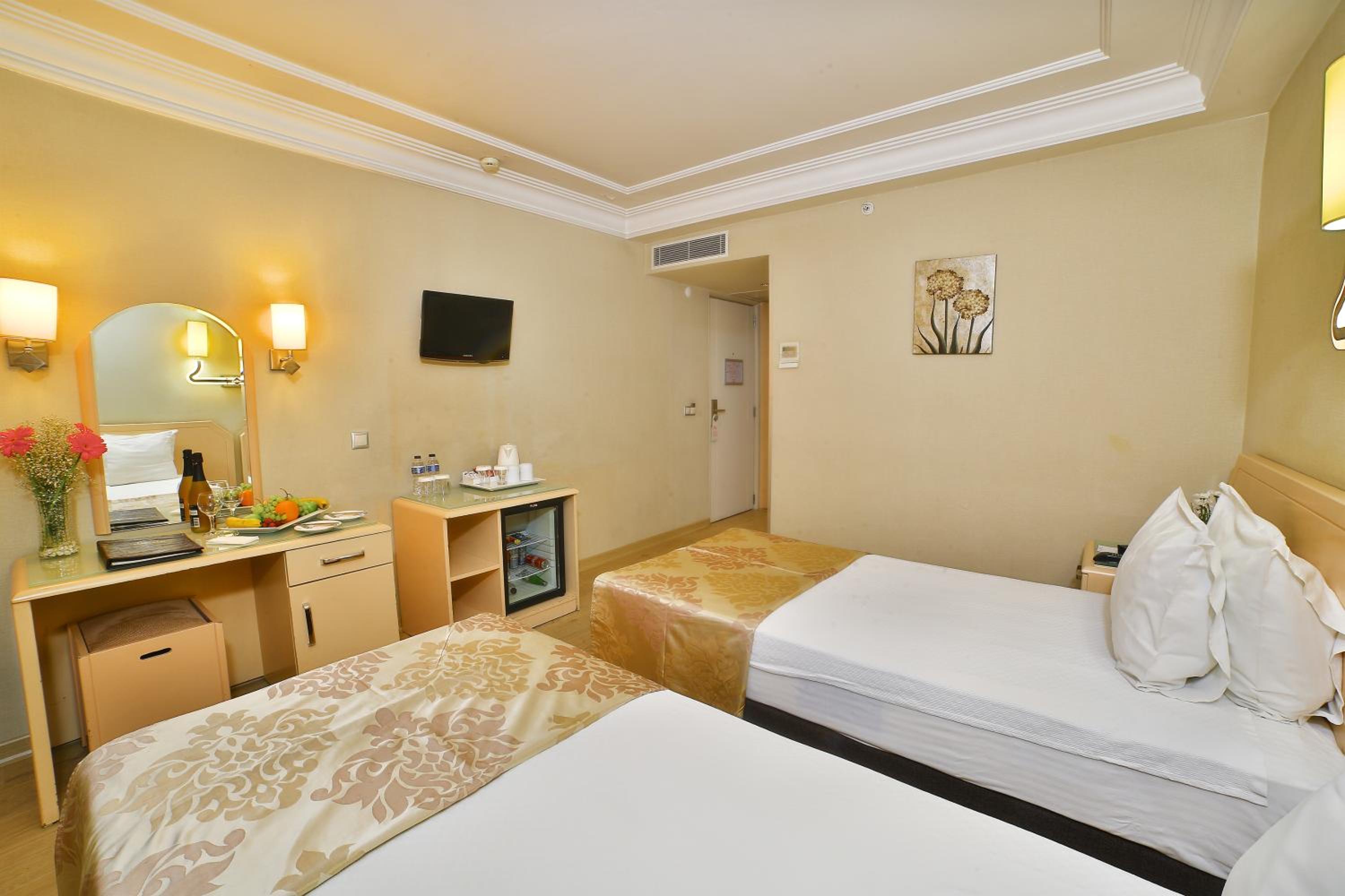 Economy Double Or Twin Room photo 3