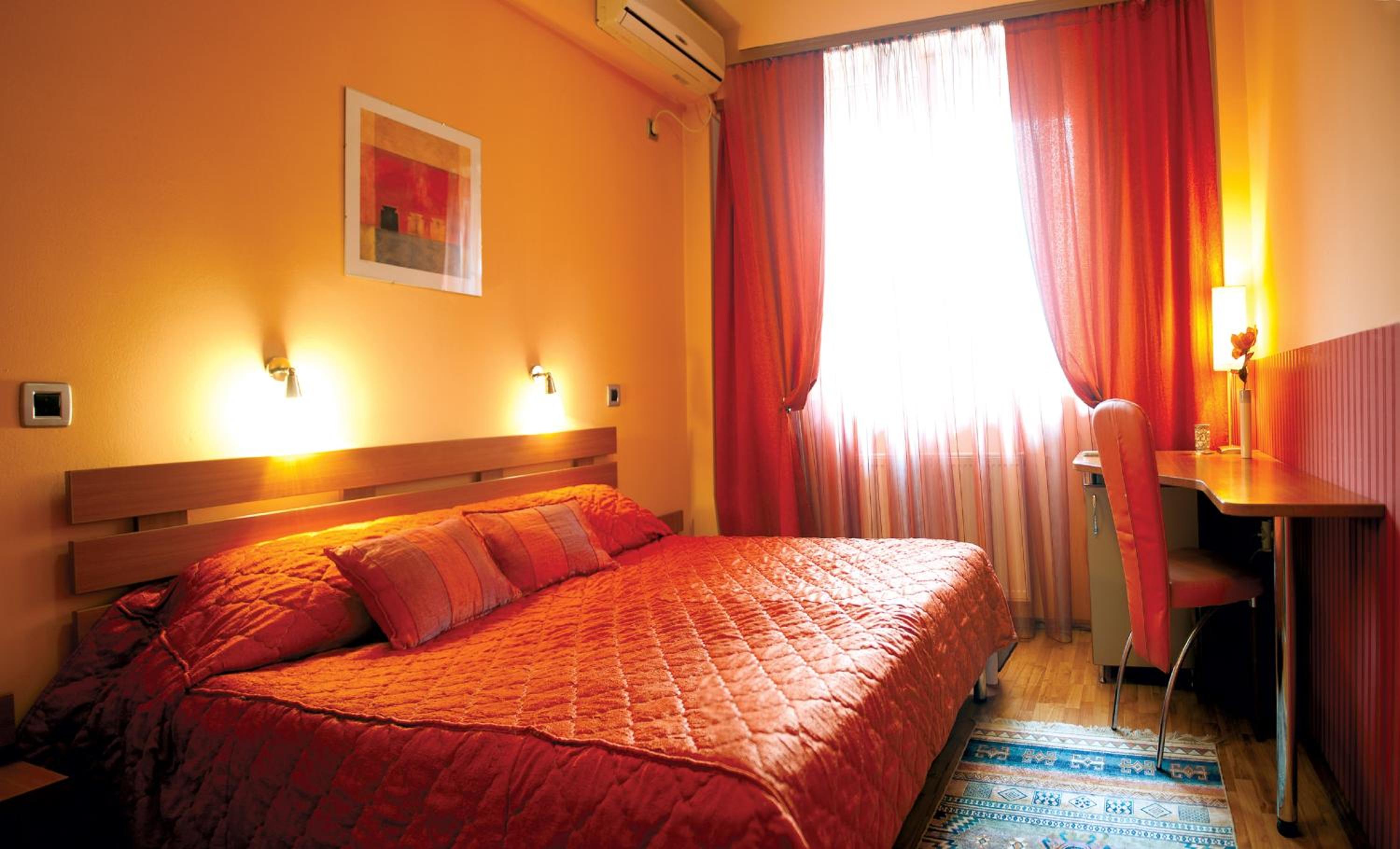 Economy Double Room photo 1