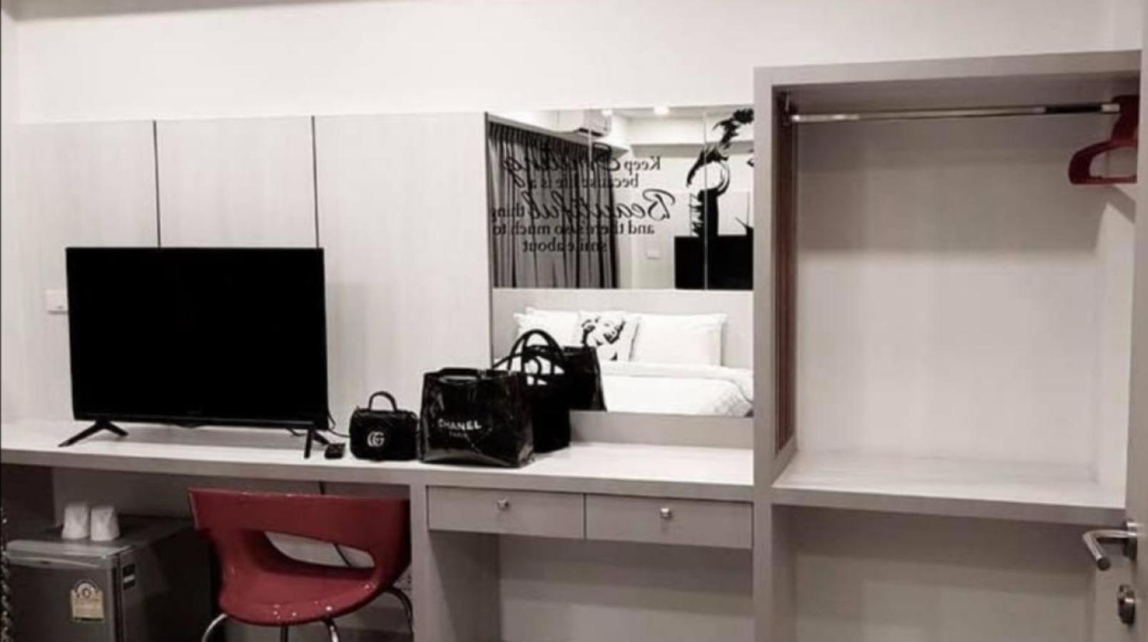 Deluxe King Studio - Photo 14