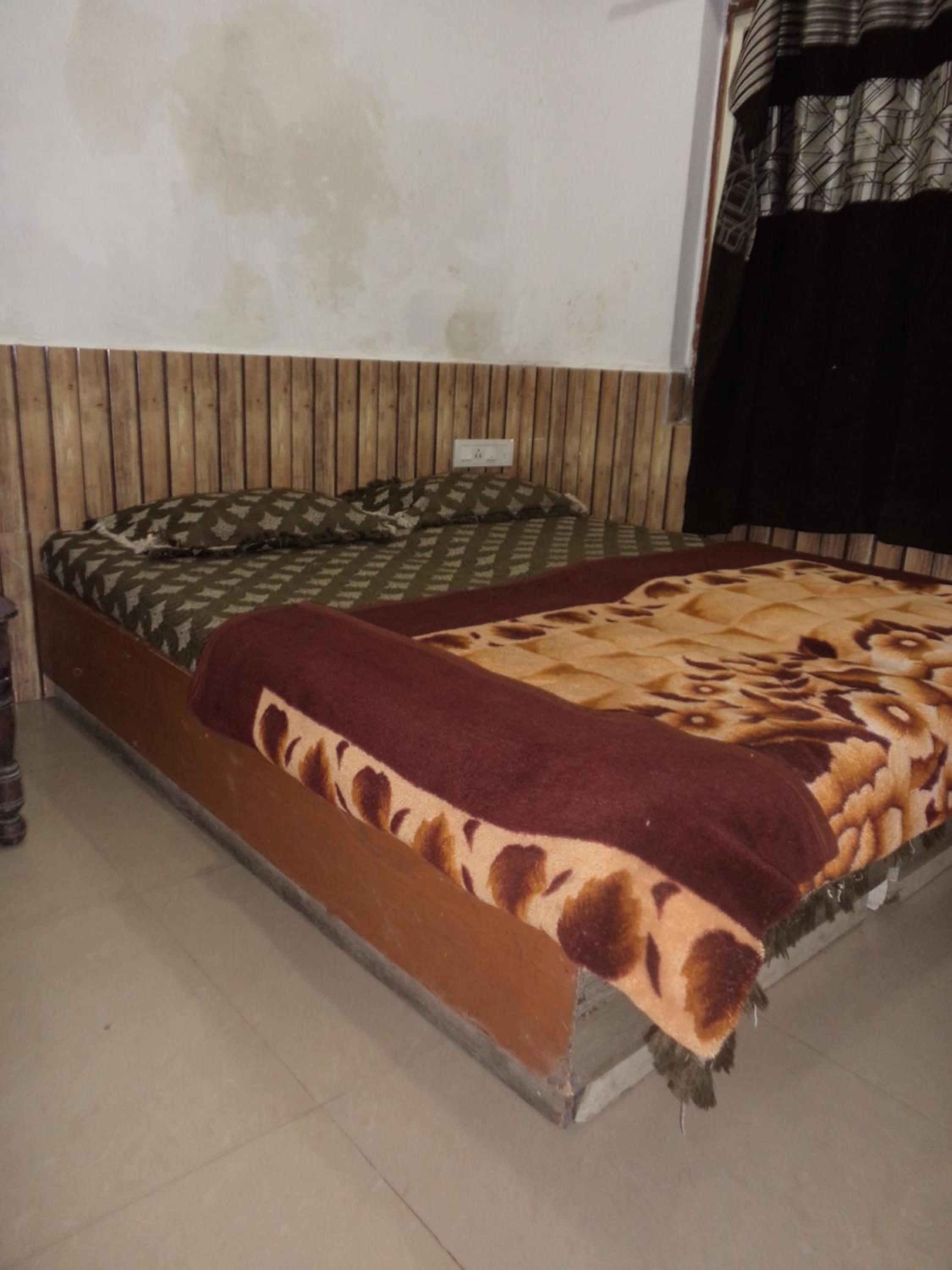 Budget Double Room photo 2